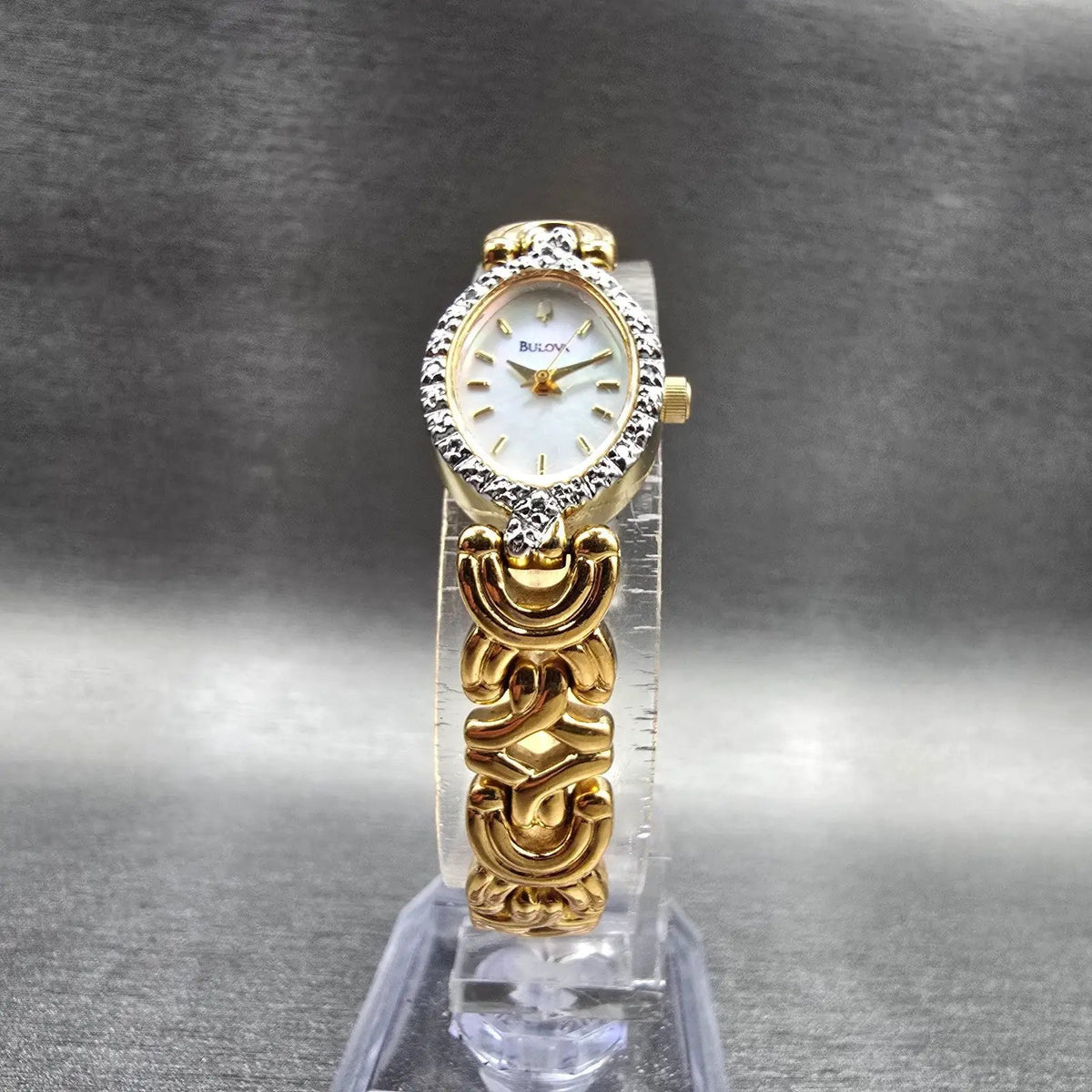 Bulova Watch Women 16mm MOP Dial Gold Tone Crystal Bezel Oval 98R51 New Battery5