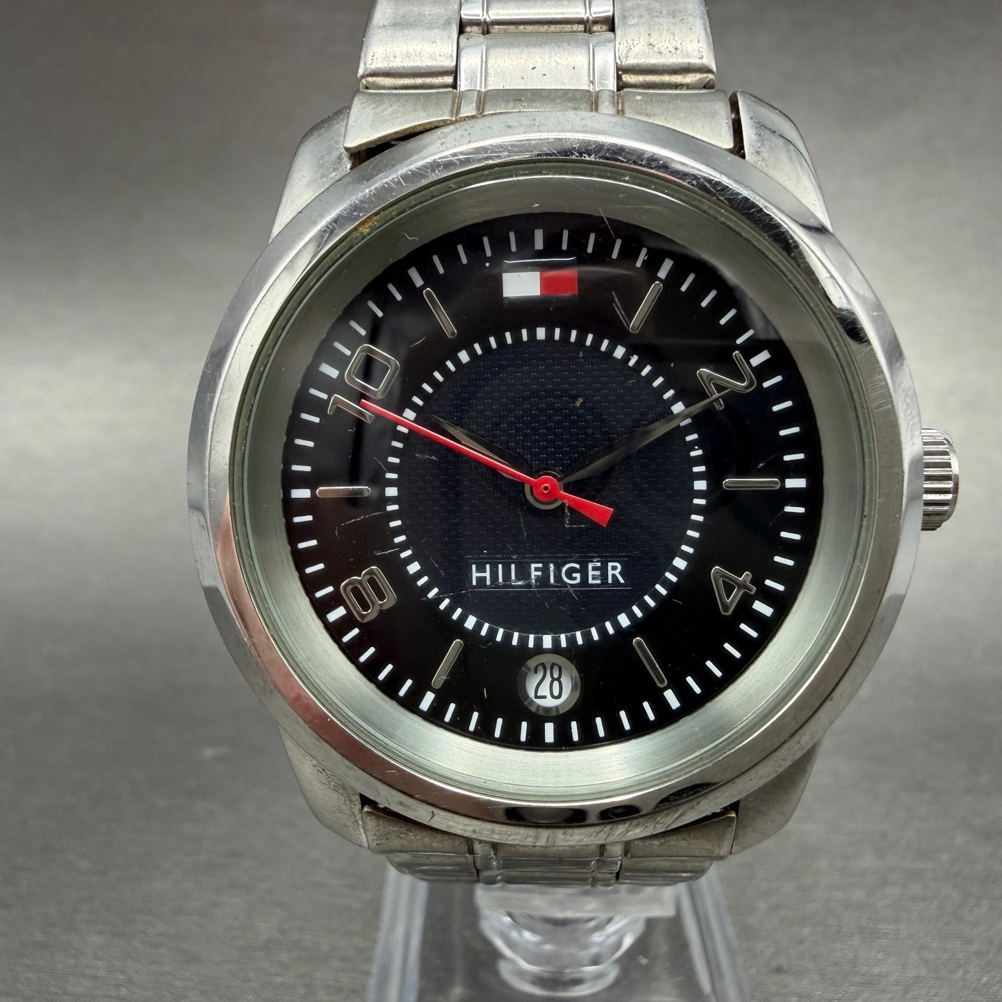 Tommoy Hilfiger Watch Women 38mm Blue Dial Silver Tone Round F90219 New Battery0