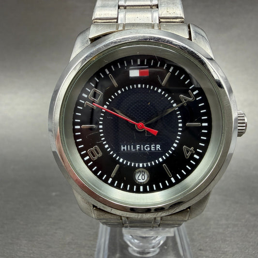 Tommoy Hilfiger Watch Women 38mm Blue Dial Silver Tone Round F90219 New Battery0