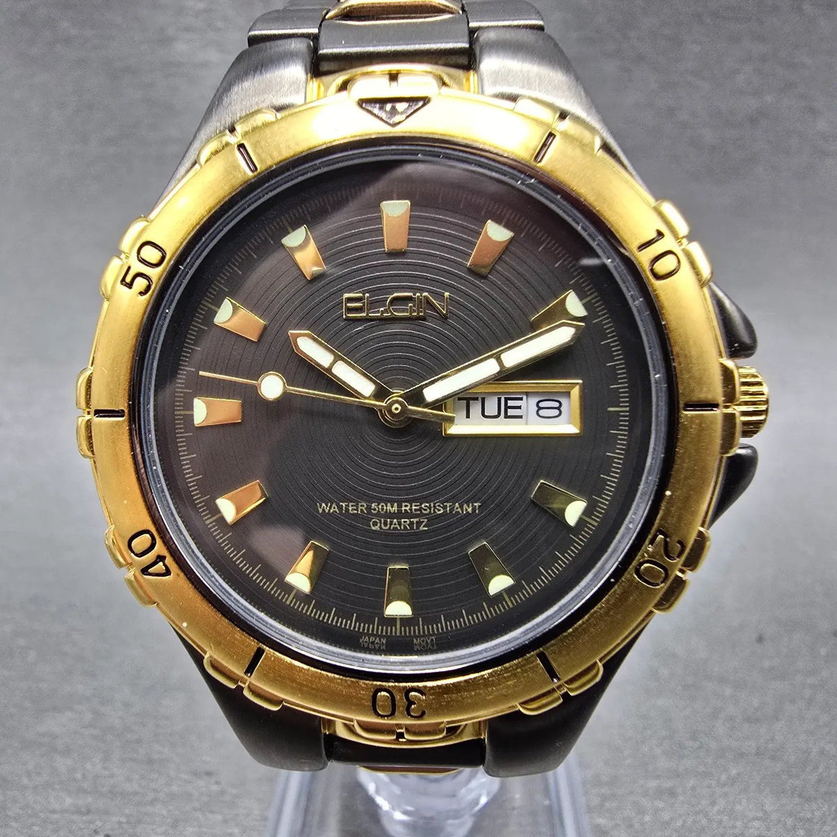 Elgin Dive Watch Men 40mm White Dial Black & Gold Tone Daydate Round New Battery0
