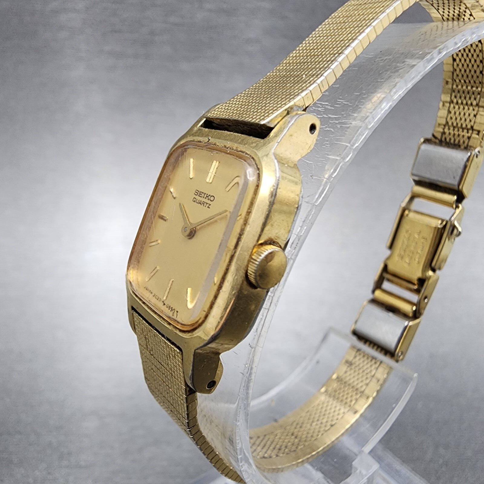 VTG Seiko Watch Women 17mm Gold Dial Gold Tone Rectangle 2C205320 New Battery2