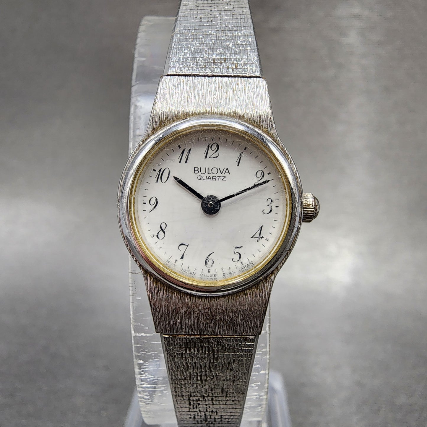 Bulova Watch Women 18mm White Dial Silver Tone Round 91L06 New Battery0