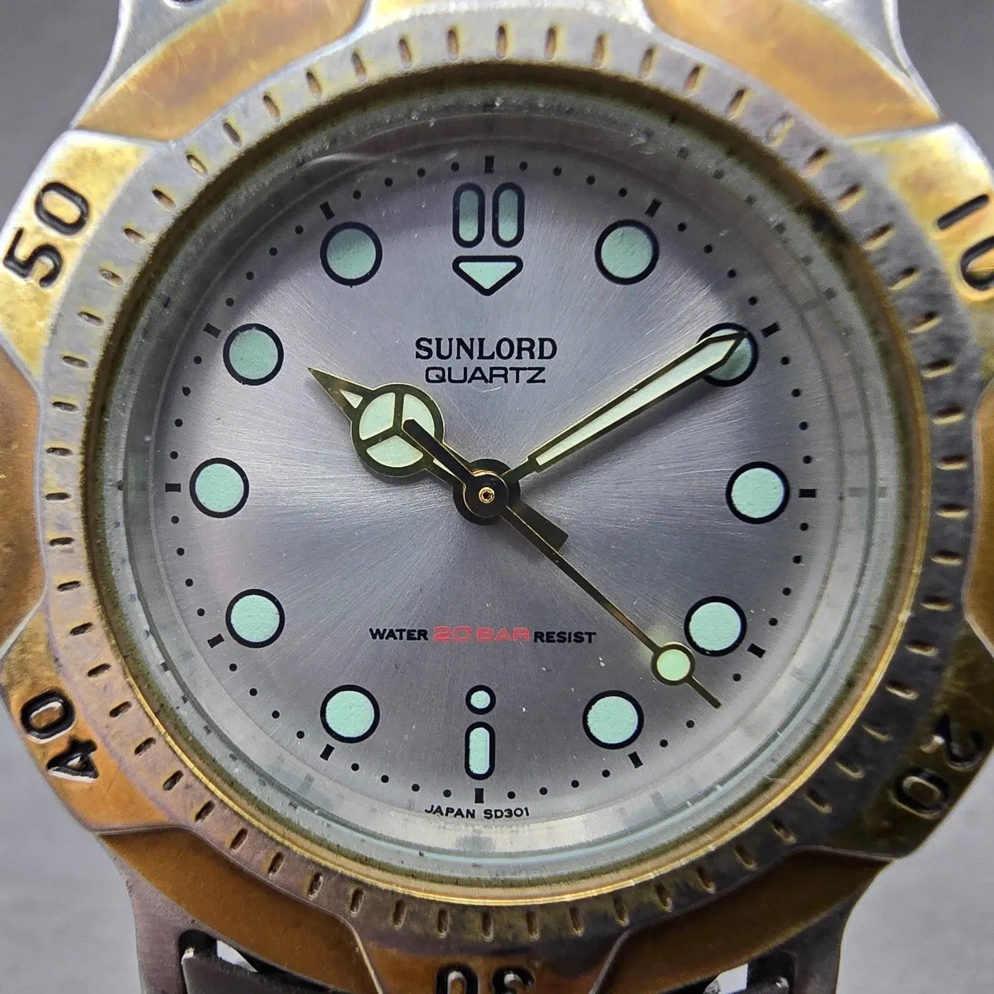 Sunlord Dive Watch Men 35mm Silver Dial Two Tone Round New Battery Vintage1