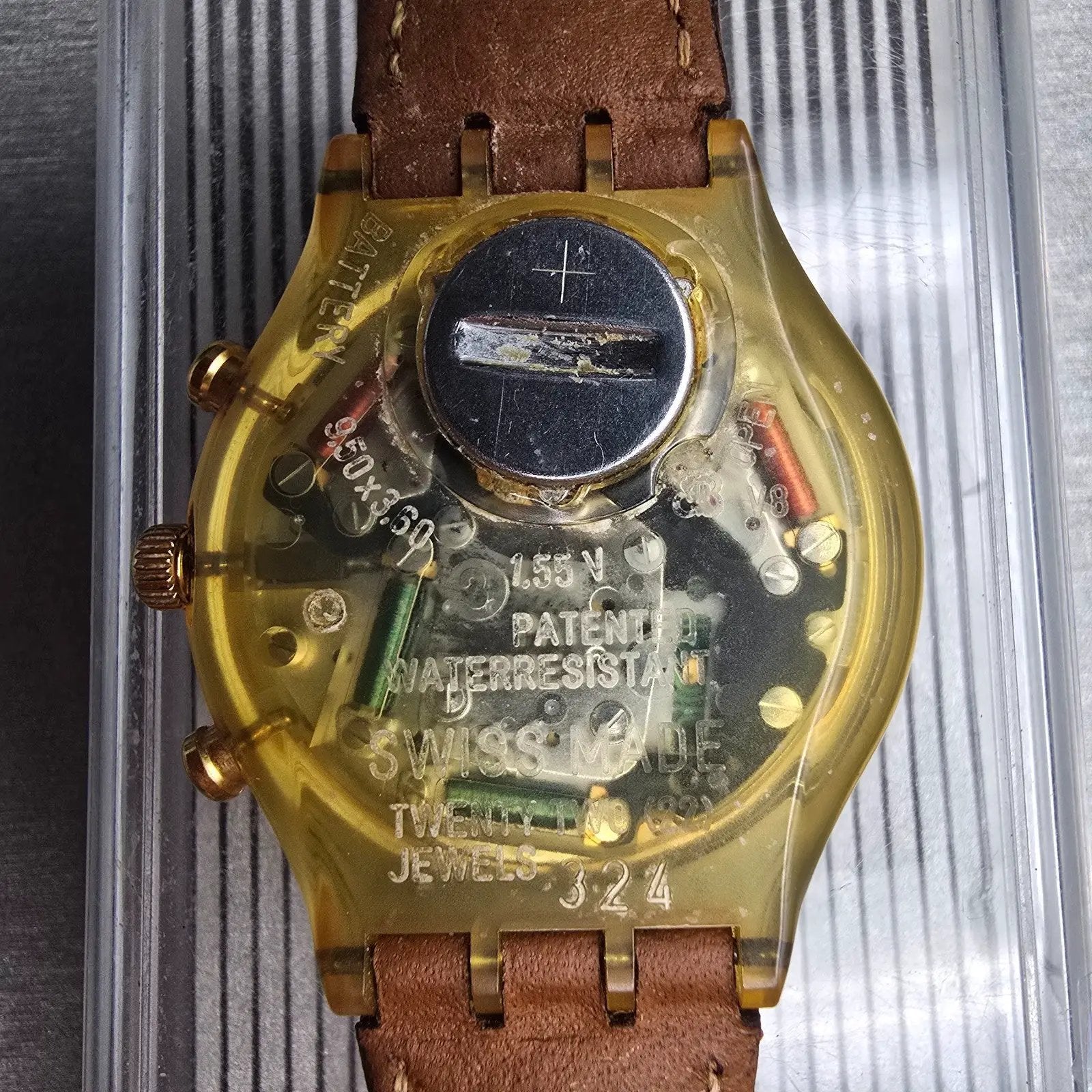 Swatch Chrono Honeytree Watch Men 37mm White Dial Yellow Case SCN107 New Battery12