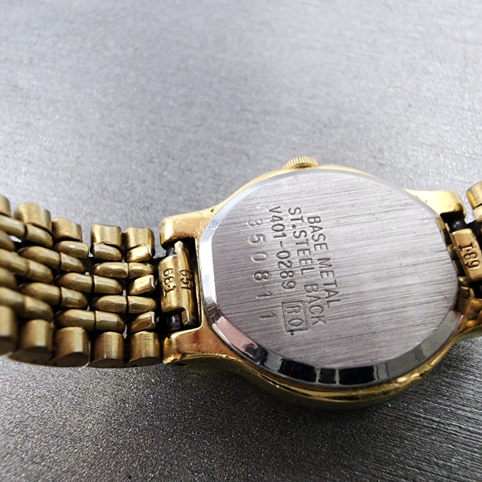 Seiko Watch Women 19mm White Dial Gold Tone Round V4010289 New Battery9