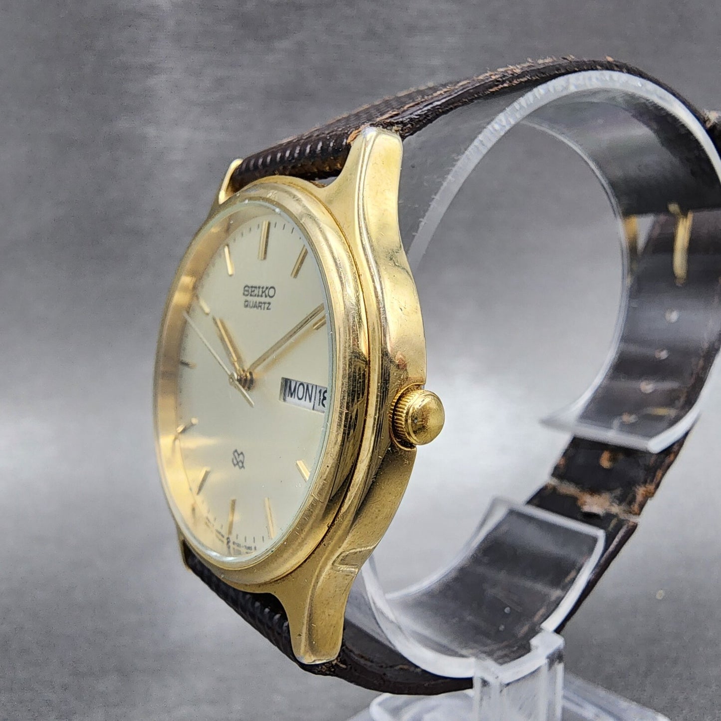 Seiko SQ Watch Men 34mm Champagne Dial Gold Tone Daydate 5Y237030 PARTS3