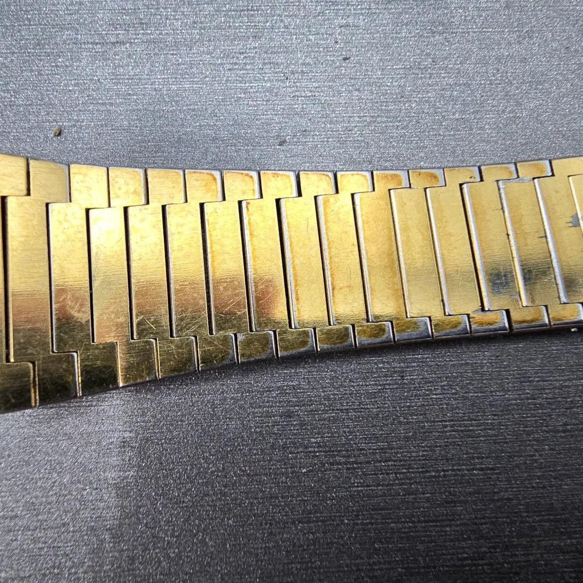 Seiko Bracelet 14mm Stainless Steel Gold Tone Tri Folding Clasp Vintage JP Z4072