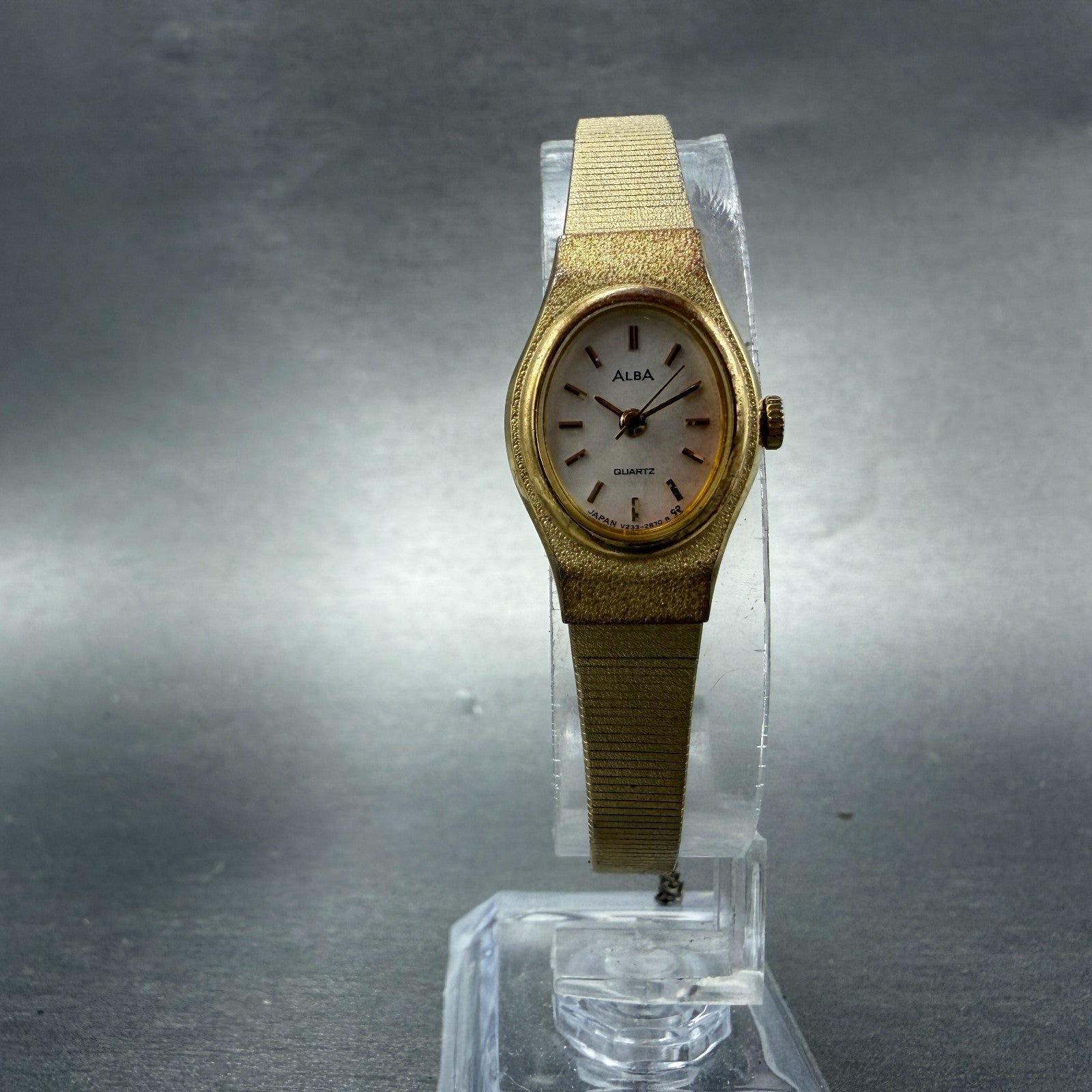 Seiko Alba Watch Women 16mm Silver Dial Gold Tone Oval V233-6150 New Battery5