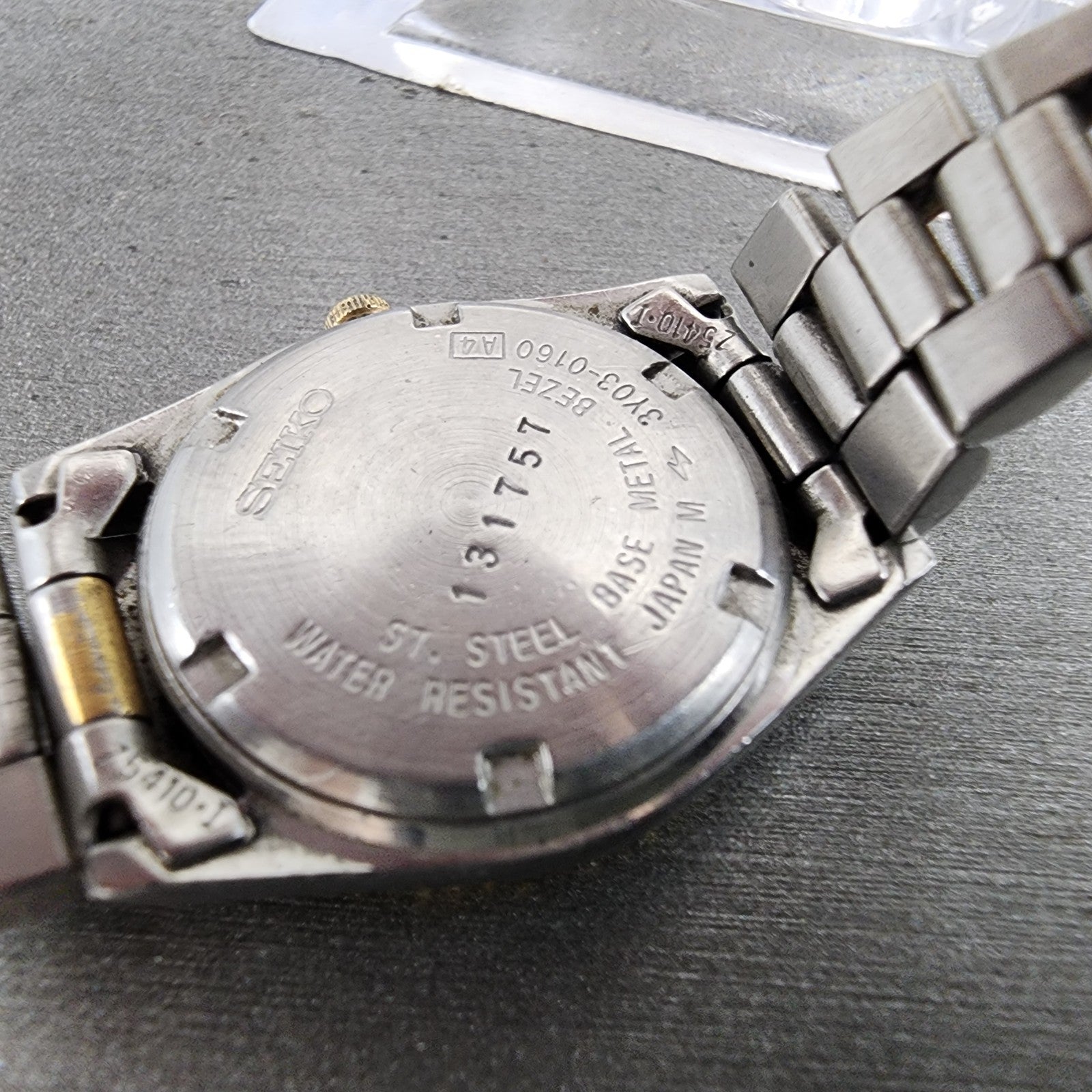 Seiko SQ Watch Women 24mm Gold Dial Two Tone Daydate 24mm Round New Battery B129