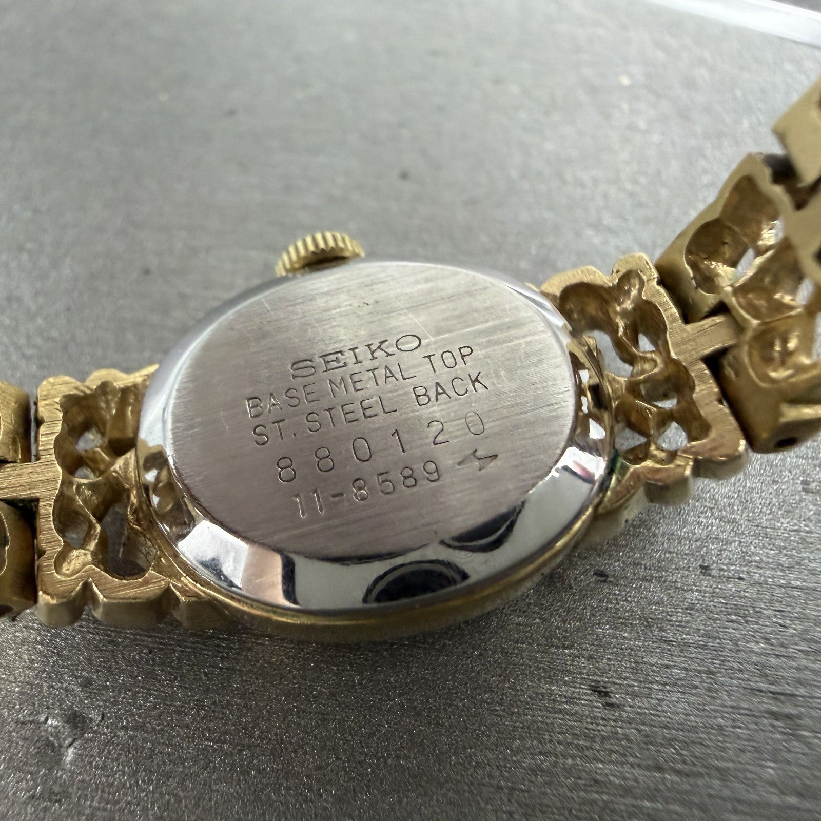 Seiko Watch Women 17mm Champagne Dial Gold Tone Manual Oval 118589 Runs9