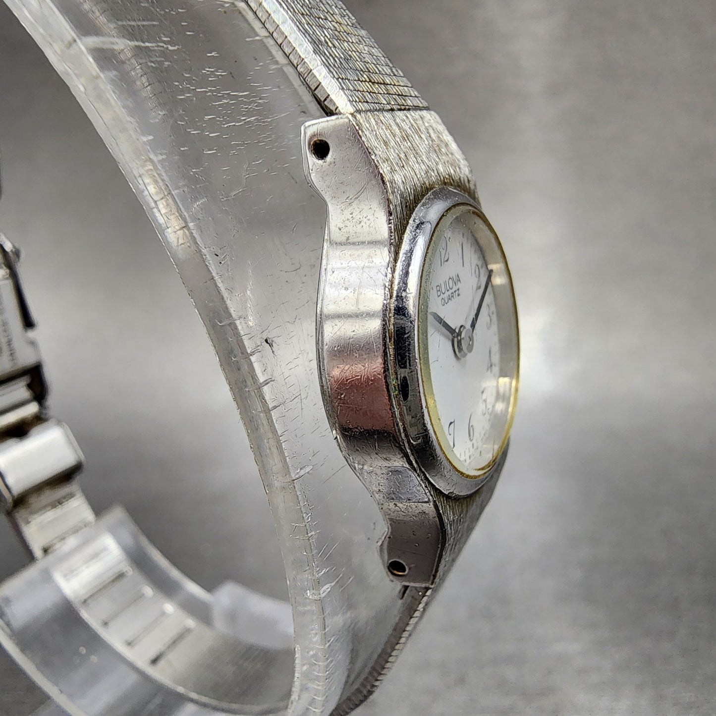 Bulova Watch Women 18mm White Dial Silver Tone Round 91L06 New Battery3
