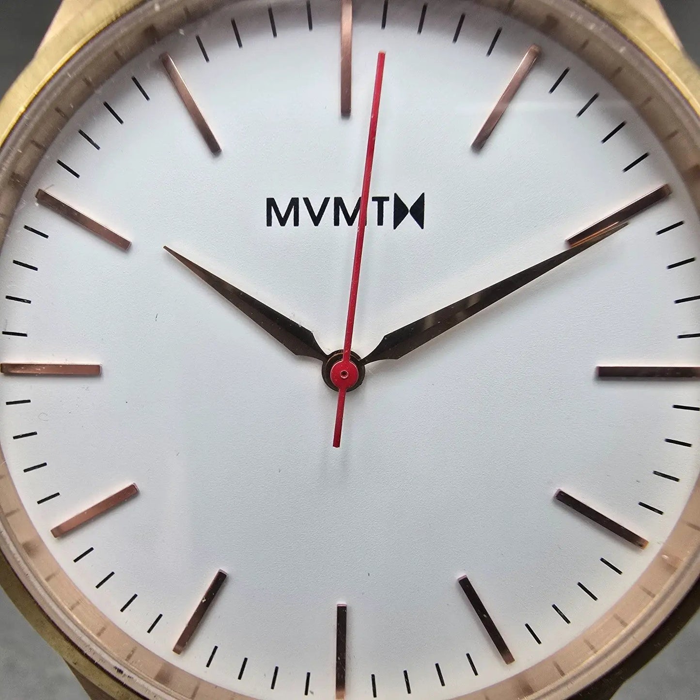 MVMT 40 Series Watch Men 40mm White Dial Rose Gold Tone Round Leather New batt1