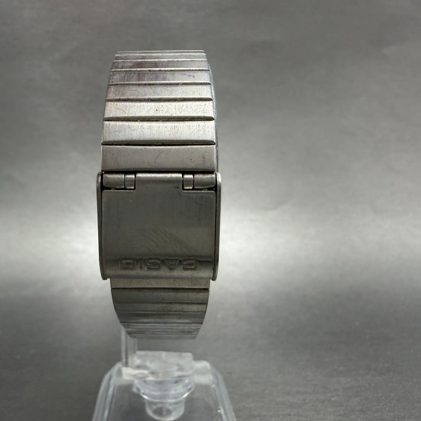 Casio MQ-518 Watch Men 30mm Silver Dial Silver Tone Rectangle Daydate New Batt R7