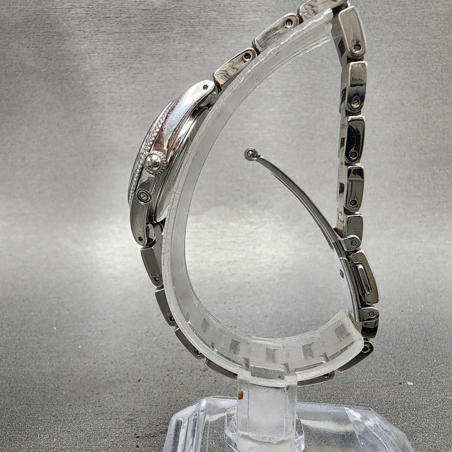 Seiko Solar Watch Women 25mm White Dial Silver Tone Date Round 1B220BZ0 Runs6