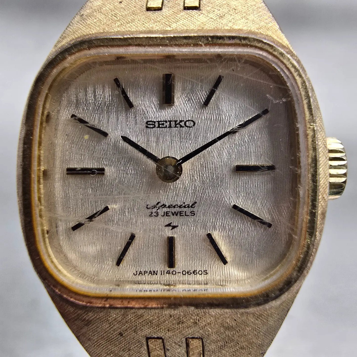 Seiko Special Watch Women 20mm Silver Dial Gold Tone Rectangle 1140-3240 Works1