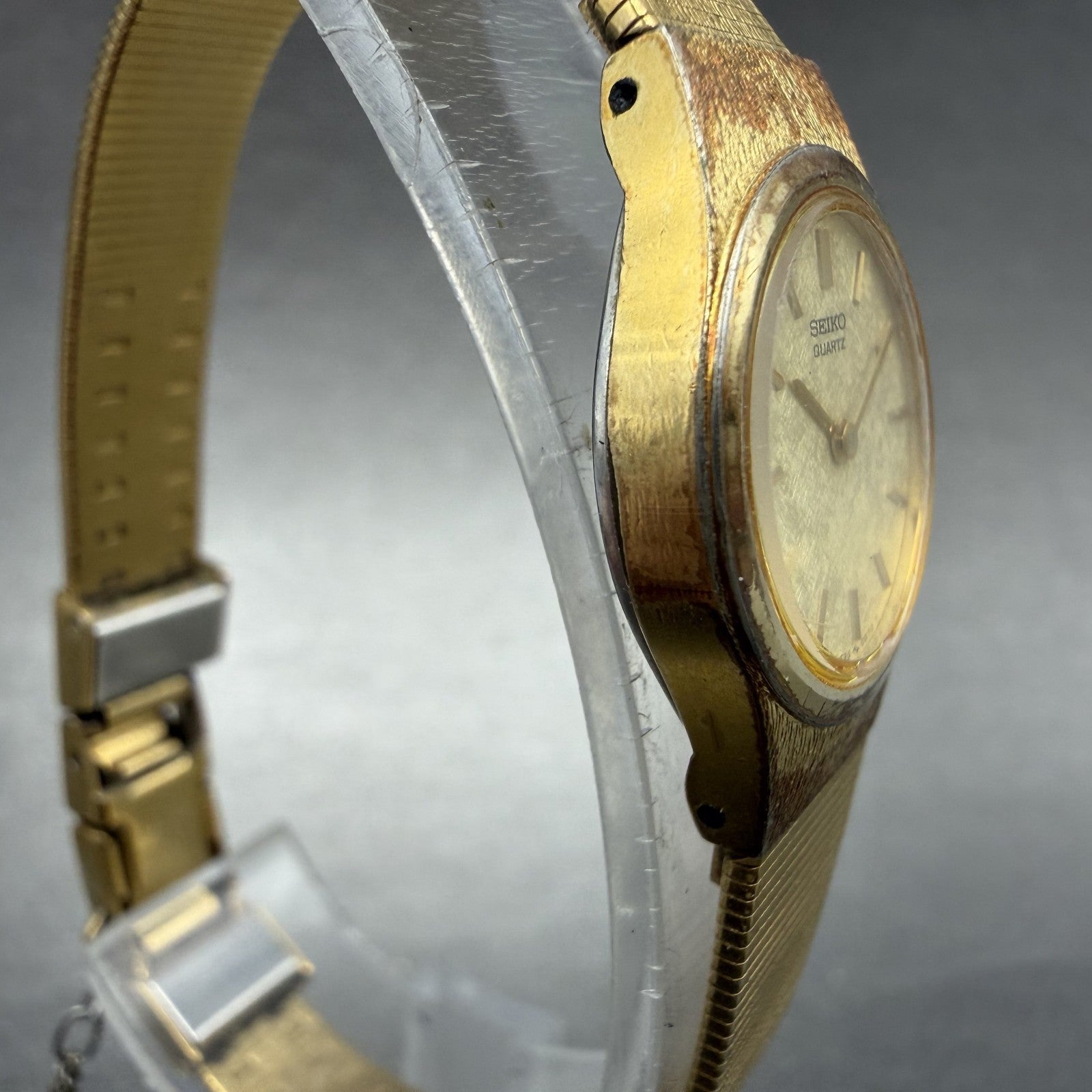 Seiko Watch Women 18mm Champagne Dial Gold Tone Round VTG 2C20-0029 New Battery3