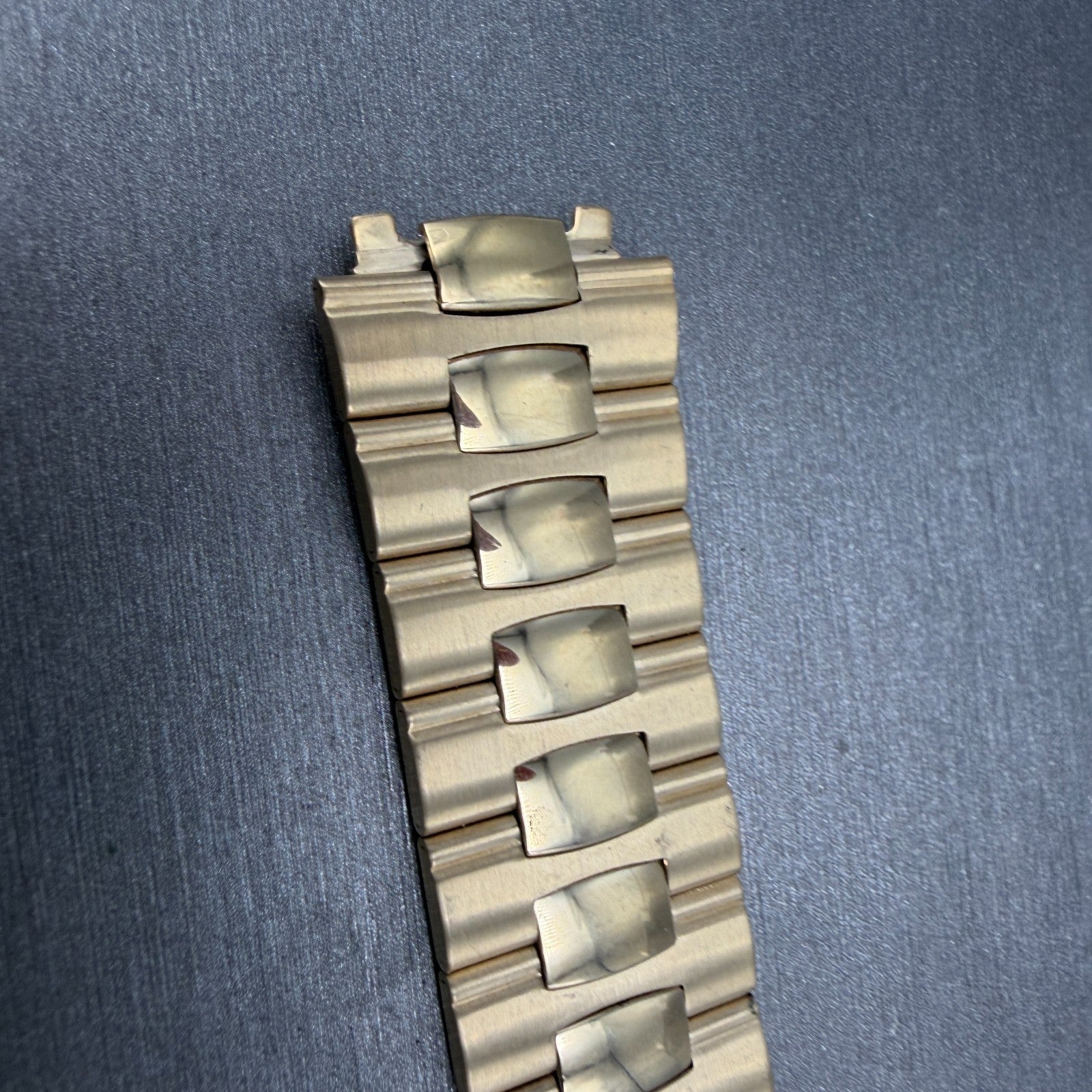 Seiko SQ Bracelet 20mm Stainless Steel Gold Tone Tri Folding Clasp Vintage Japan6