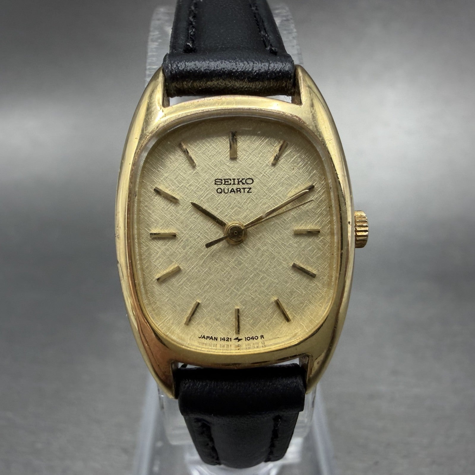 Seiko Watch Women 19mm Champagne Dial Gold Tone Rectangle 1421-5620 New Battery0