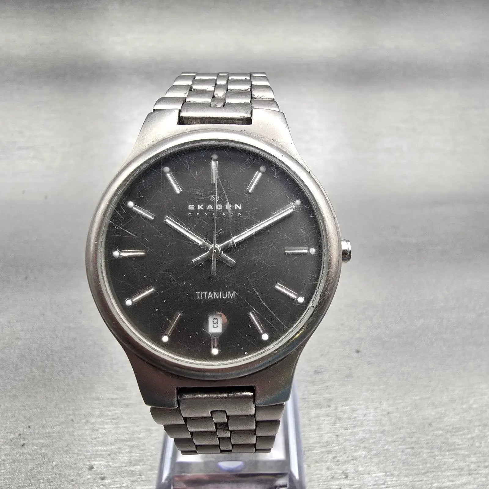 Skagen Denmark Watch Men 34mm Gray Dial Titanium Date Round 105XLT New Battery0