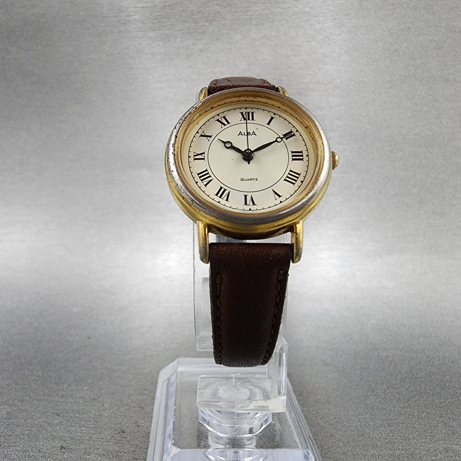 Seiko Alba Watch Women 25mm White Dial Gold Tone Round V5156A20 New Battery5