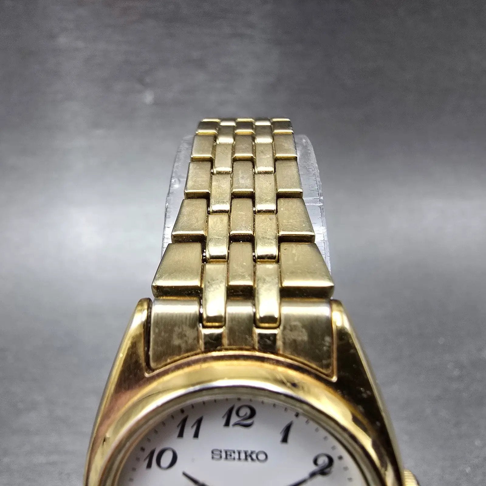 Seiko Watch Women 23mm White Dial Gold Tone Daydate Round 7N83-0011 New Batteryk4