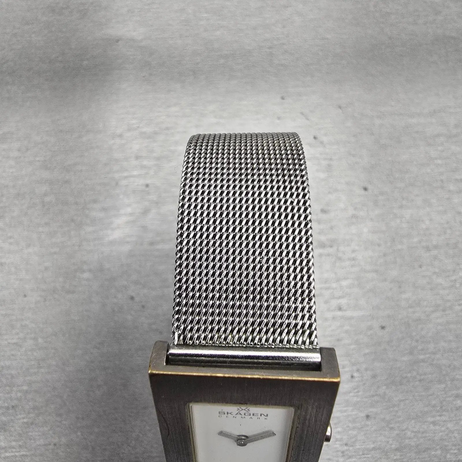 Skagen Denmark Watch Men 22mm White Dial Silver Tone Rectangle 1USS New Battery4