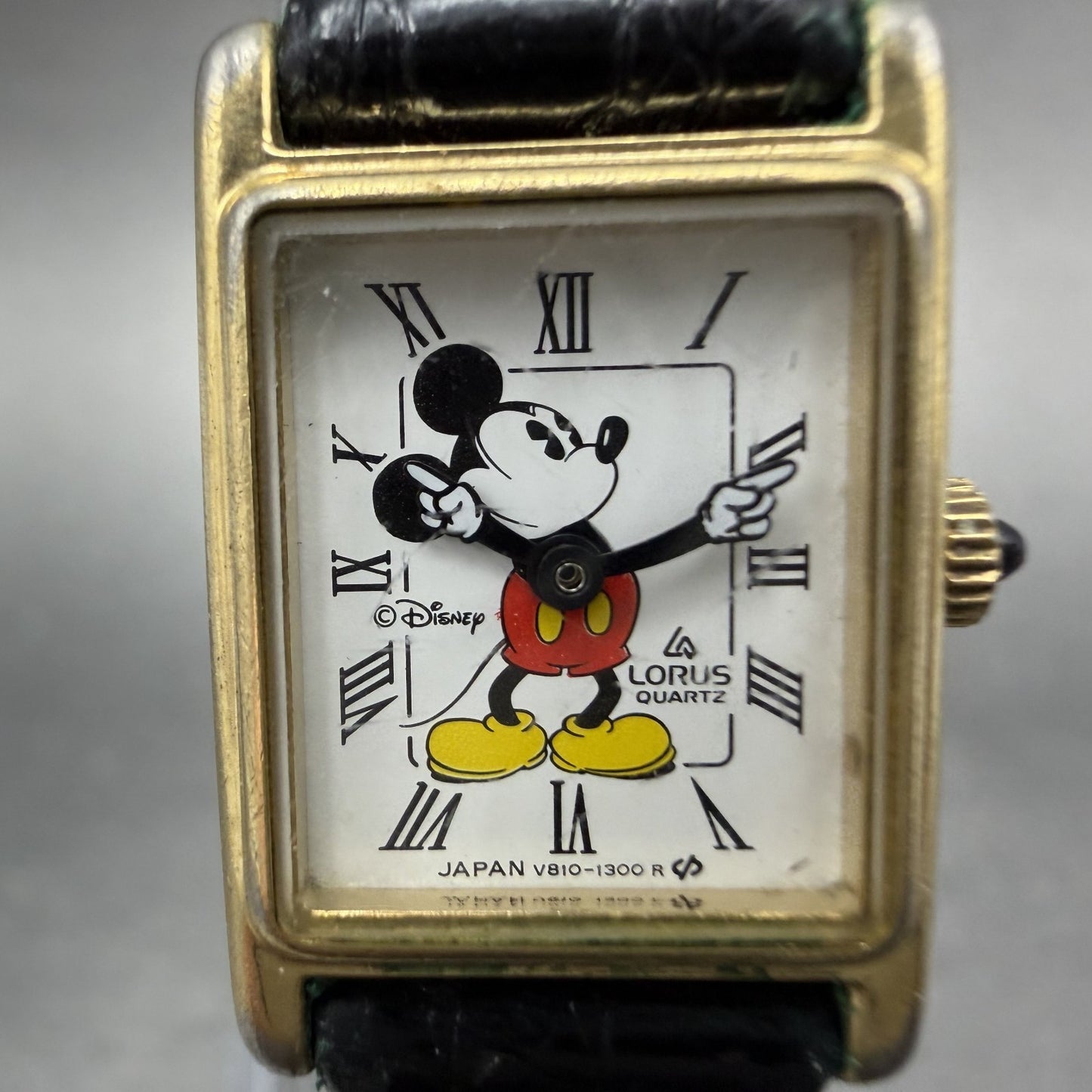 Lorus Mickey Mouse Tank Watch Women 17mm White Dial Gold Tone Rectangle New batt1