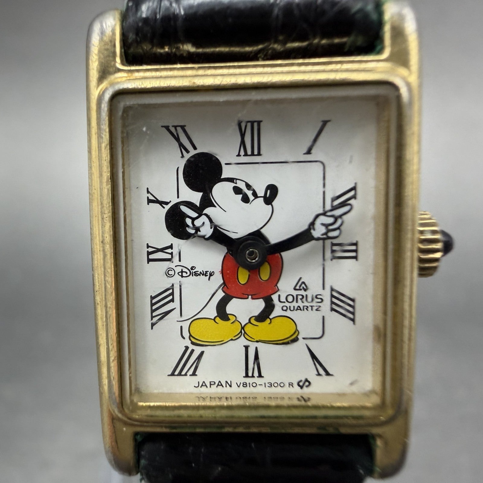 Lorus Mickey Mouse Tank Watch Women 17mm White Dial Gold Tone Rectangle New batt1