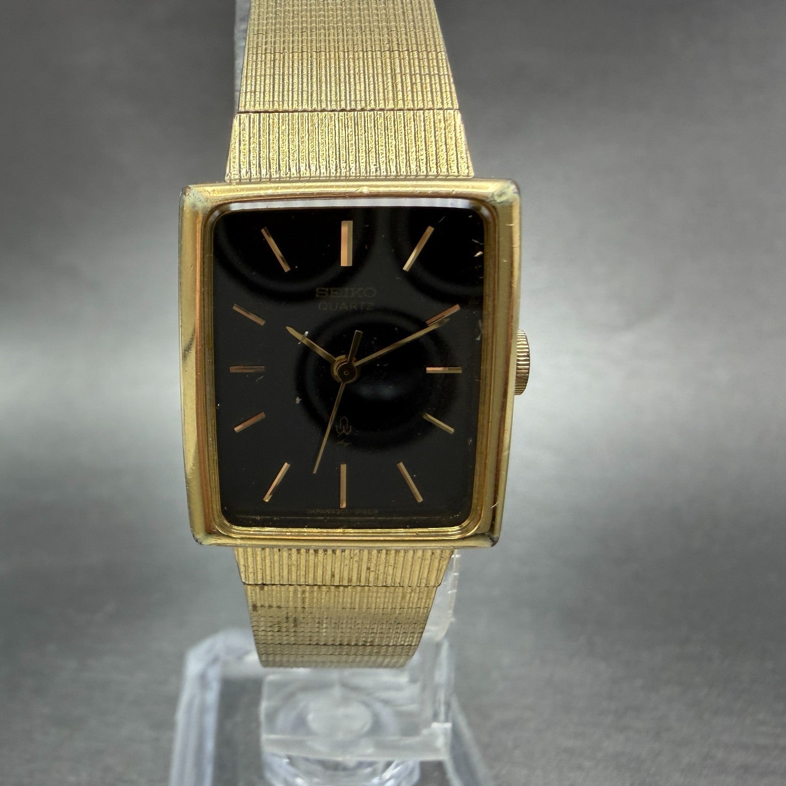 Seiko Tank Watch Women 20mm Black Dial Gold Tone Rectangle 4301-5030 New Battery0