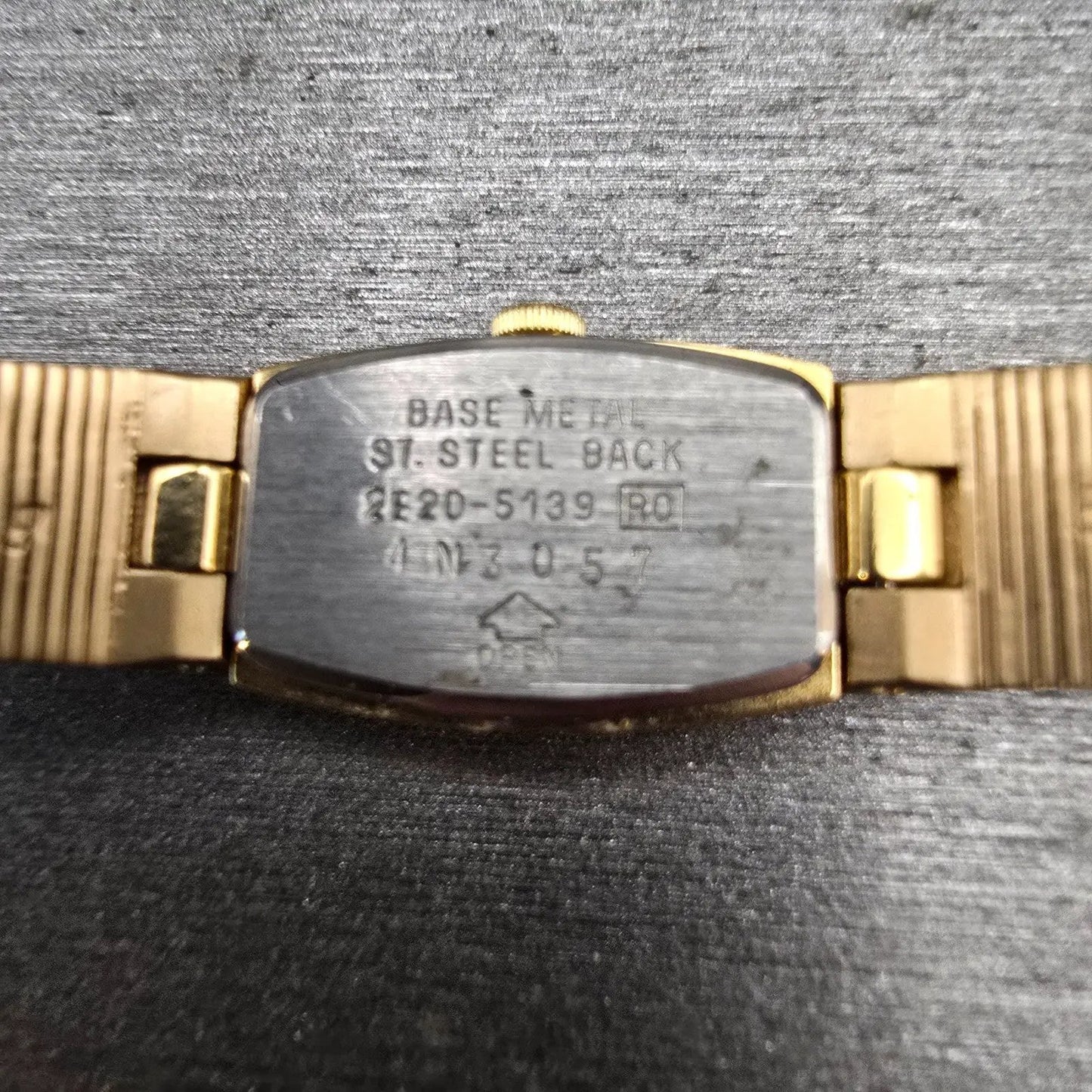 Seiko Tank Watch Women 13mm Gold Dial Gold Tone Rectangle 2E20-5139 New Battery10