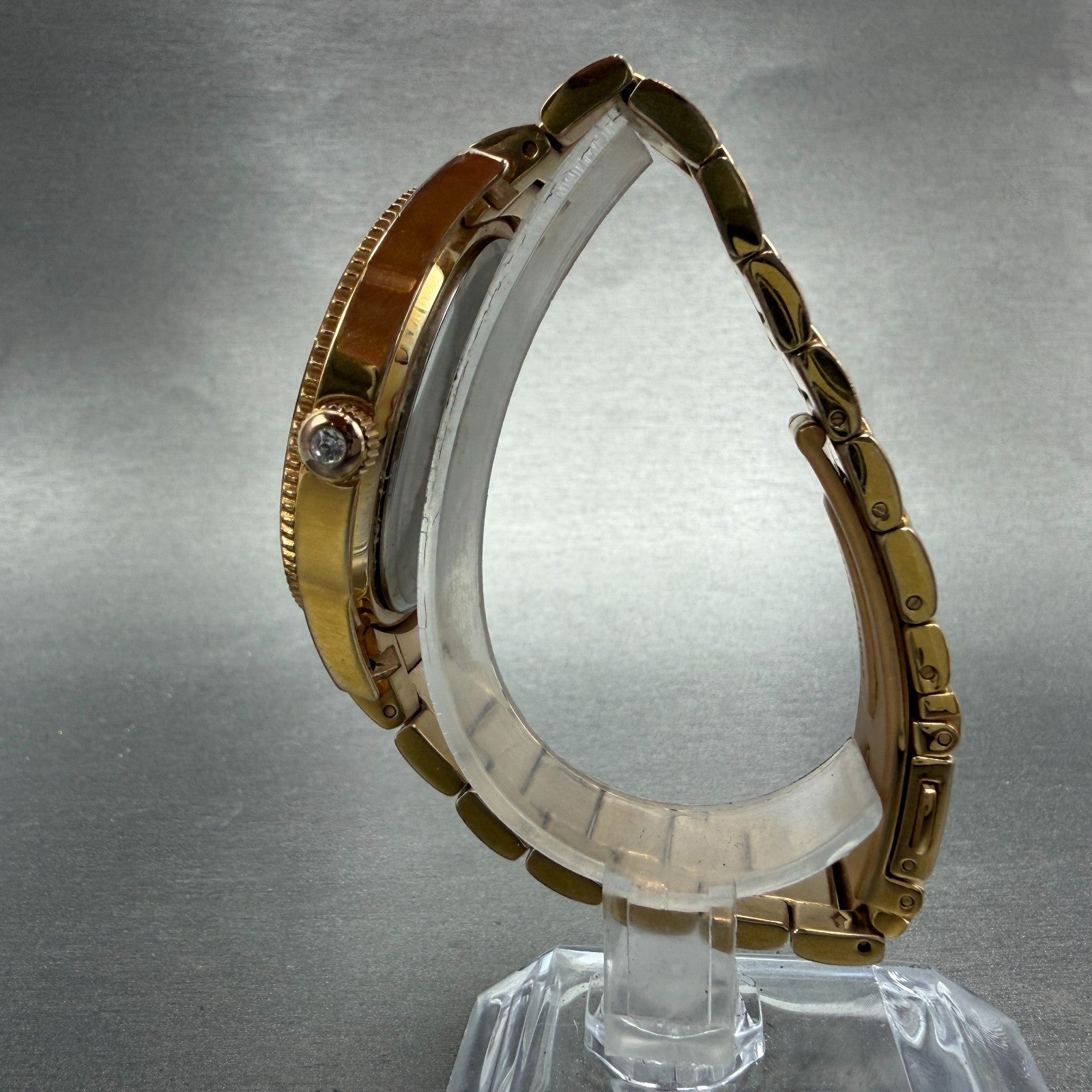 Bulova Watch Women 38mm White Dial Gold Tone Daydate Round 98N100 New Battery6