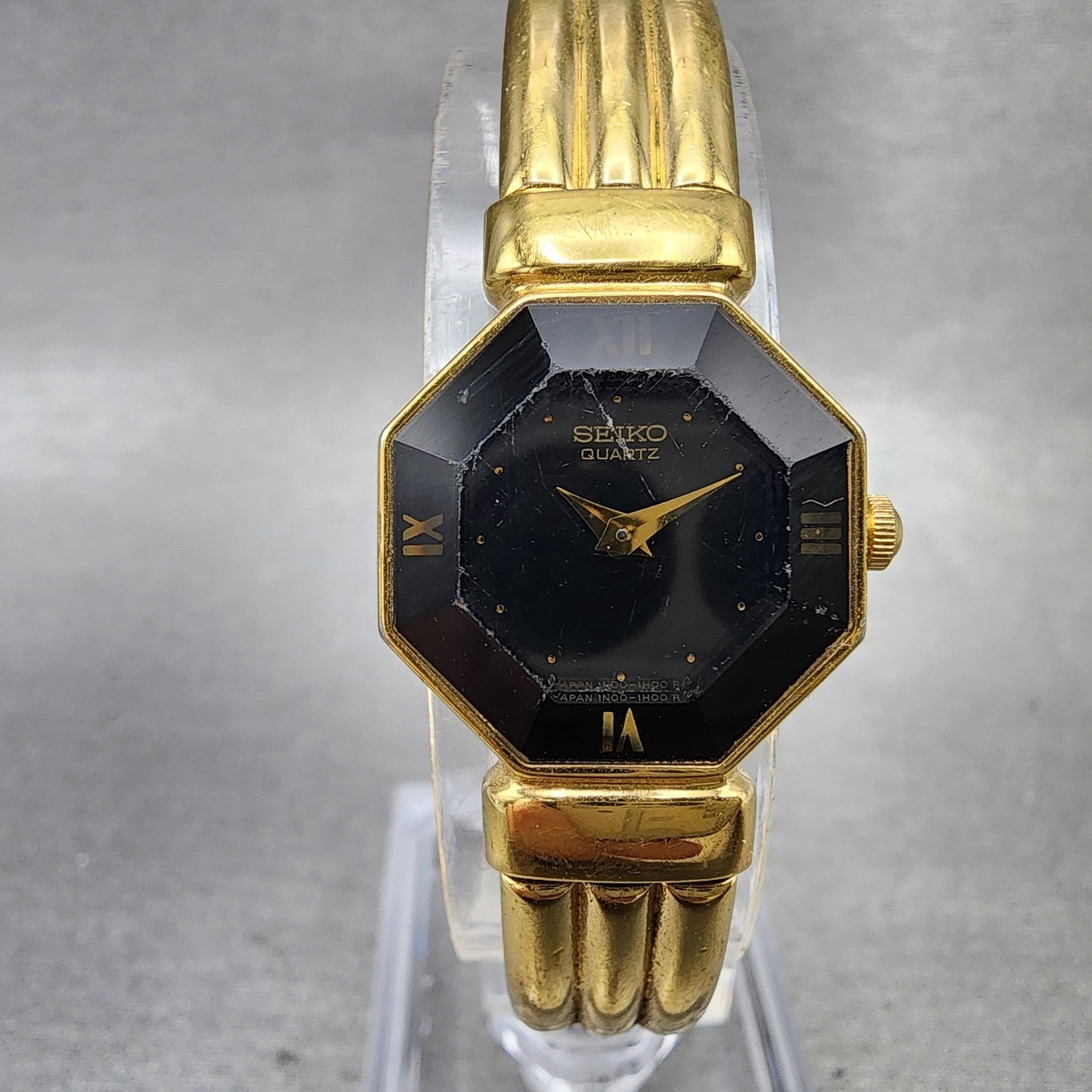Seiko Watch Women 19mm Black Dial Gold Tone Hexagon 1n005e30 New Battery0