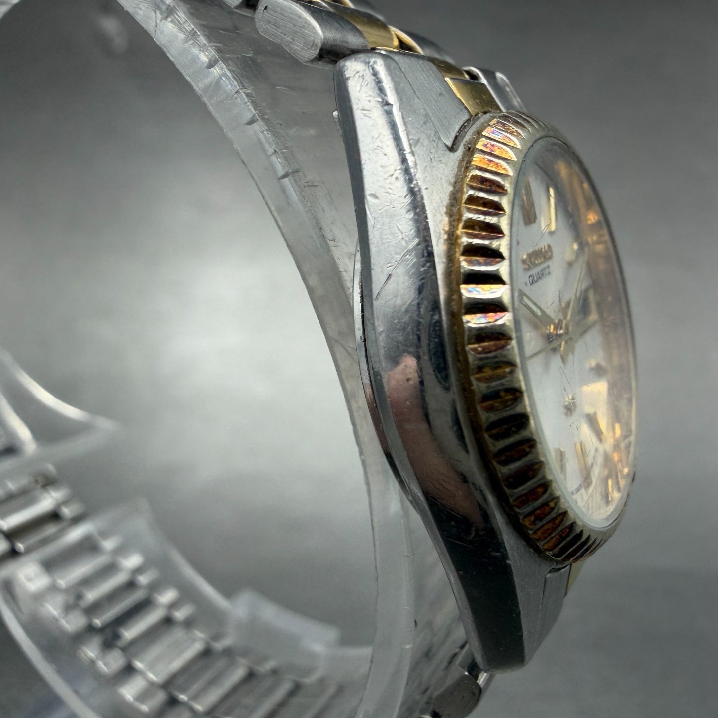 Seiko SQ Watch Women 25mm Silver Dial Two Tone Daydate Round 2A23-0039 NewBat 563