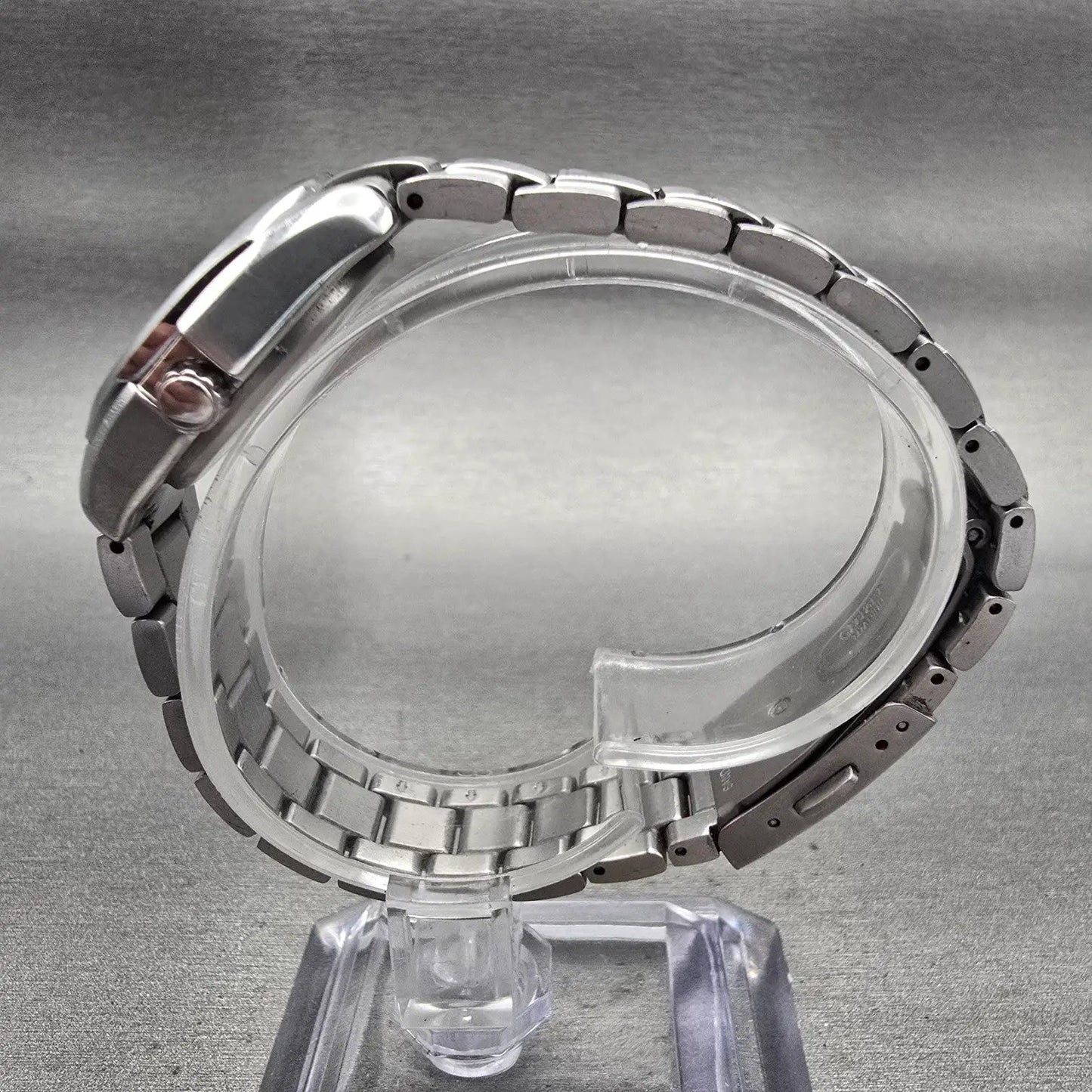 Citizen Eco-Drive Watch Women 27mm Black Dial Titanium Date E011-S068479 Works6