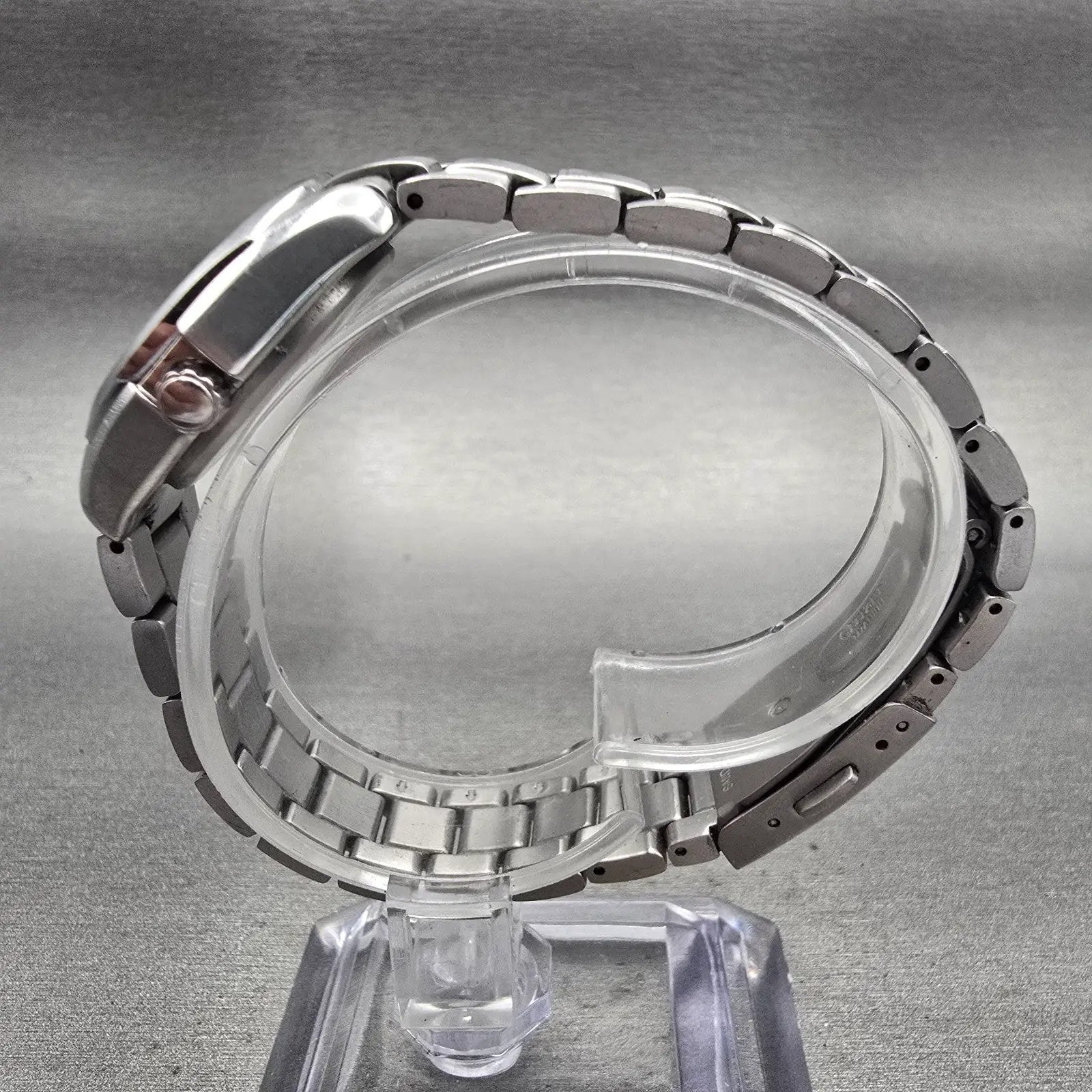 Citizen Eco-Drive Watch Women 27mm Black Dial Titanium Date E011-S068479 Works6