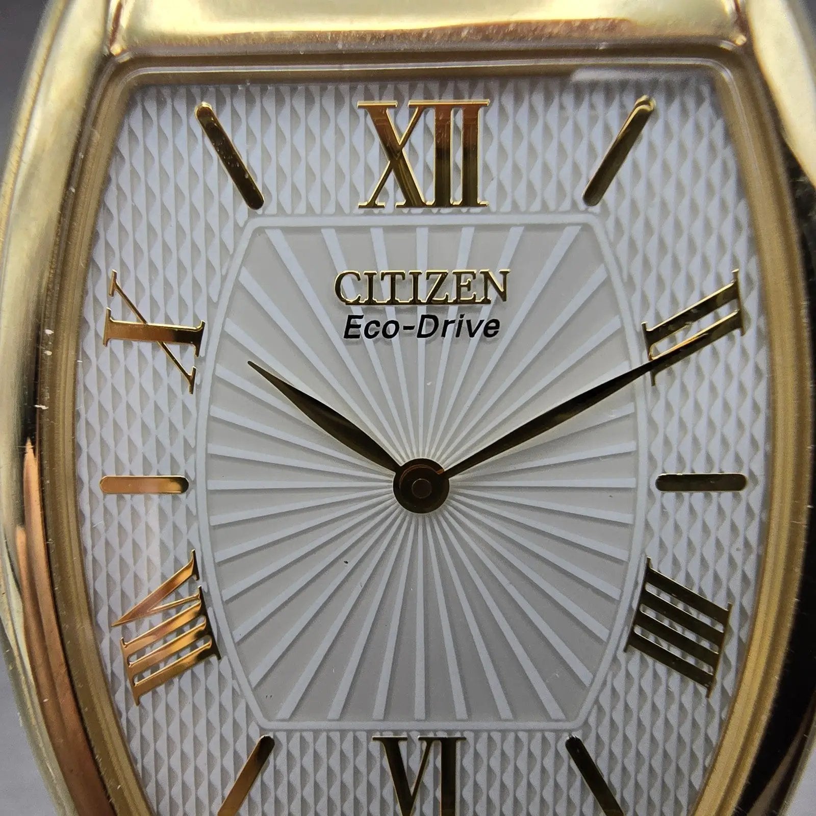 Citizen Eco-Drive Watch Men 33mm White Dial Gold Tone Rectangl G820-S012287 Runs1