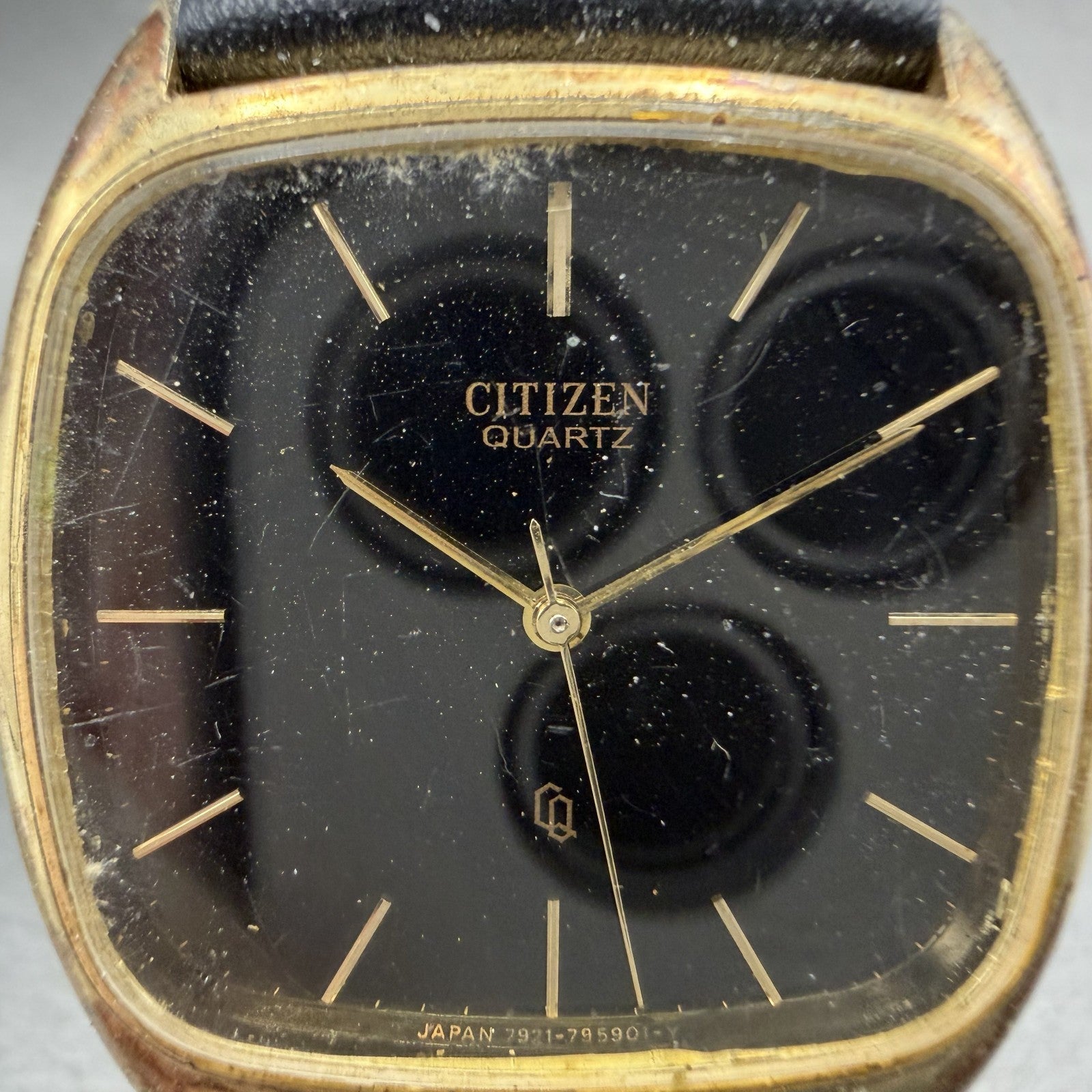 Citizen CQ Watch Men 32mm Black Dial Gold Tone Recatngle 4-795547 New Battery1