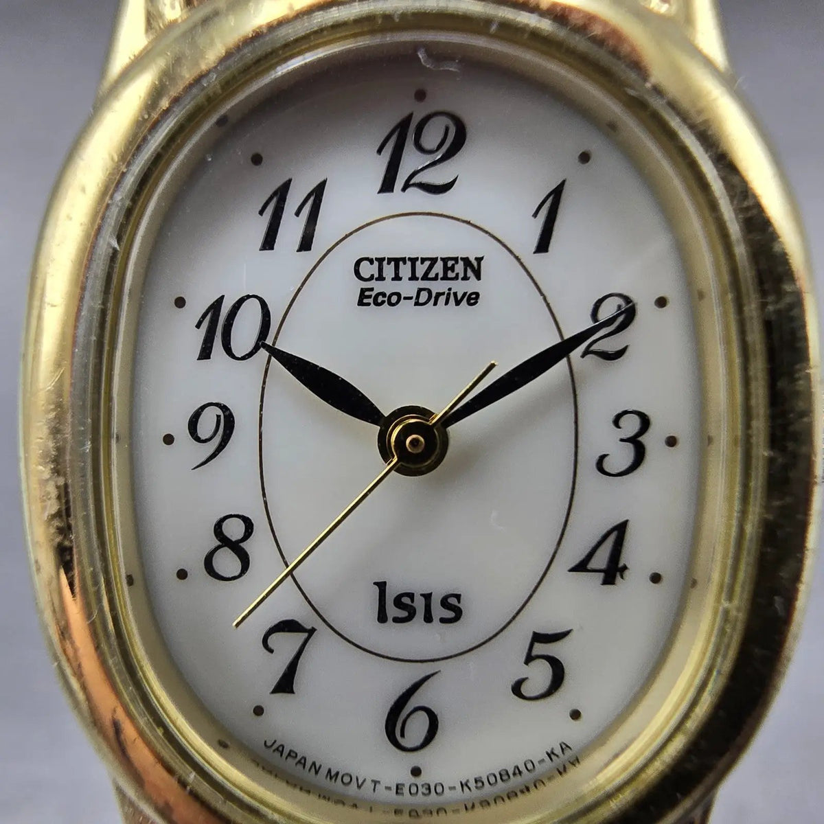 Citizen Eco-Drive Isis Watch Women 22mm White Dial Gold Oval E030-K16539 Runs1