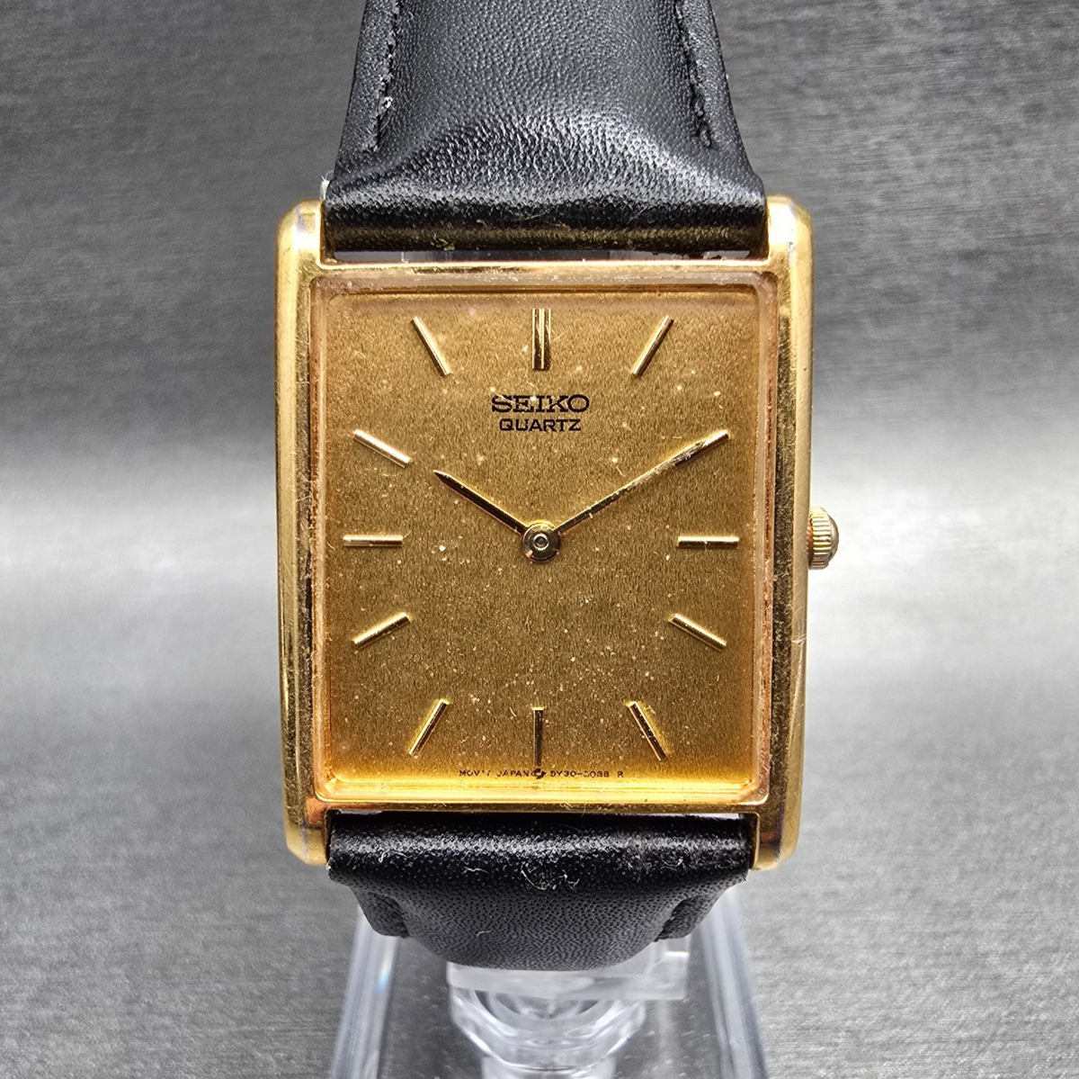Seiko Tank Watch Men 25mm Gold Dial Gold Rectangle 5Y30-5060 New Battery JP570