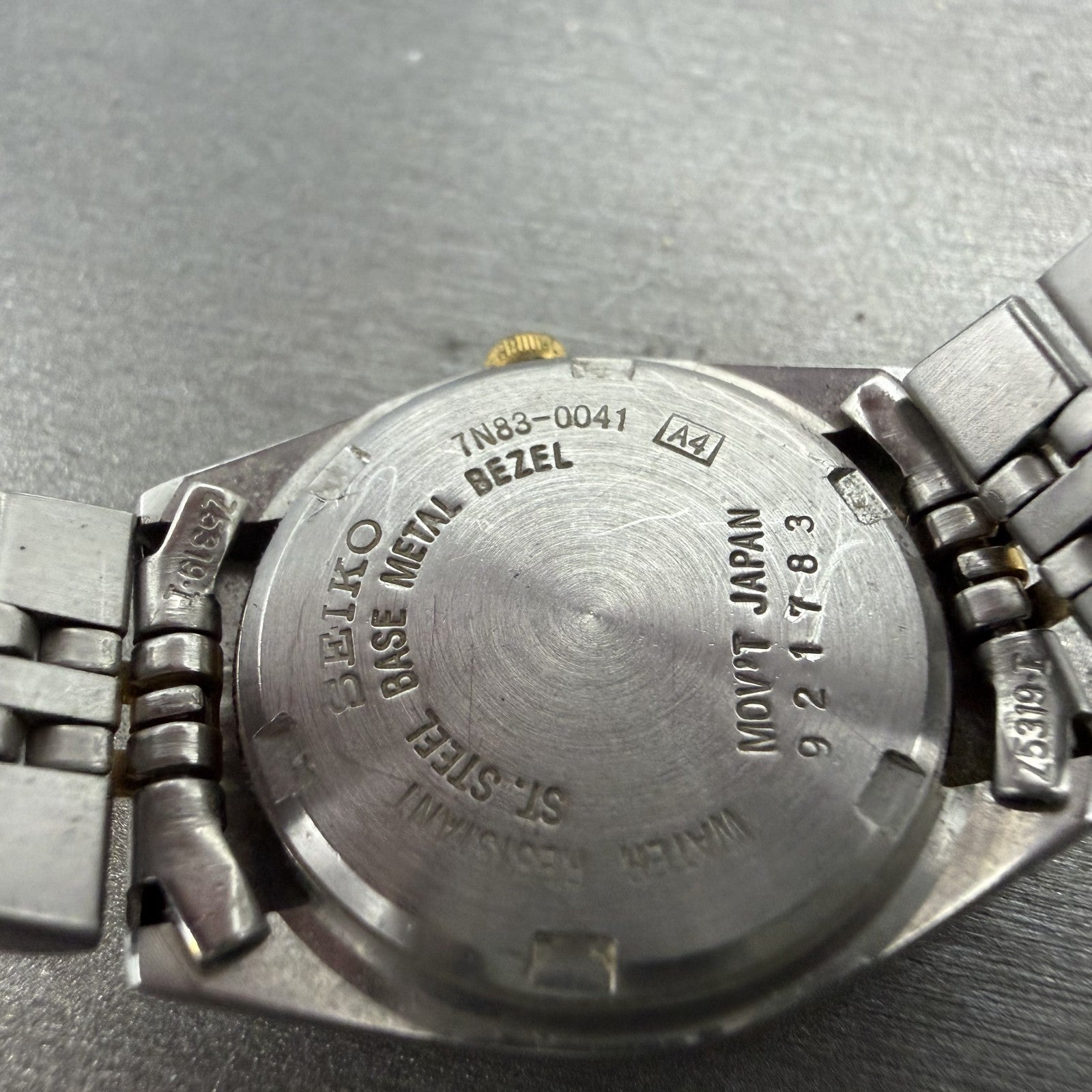 Seiko Watch Women 25mm White Dial Two Tone daydate Round 7n83-0041 New Batt A8H9