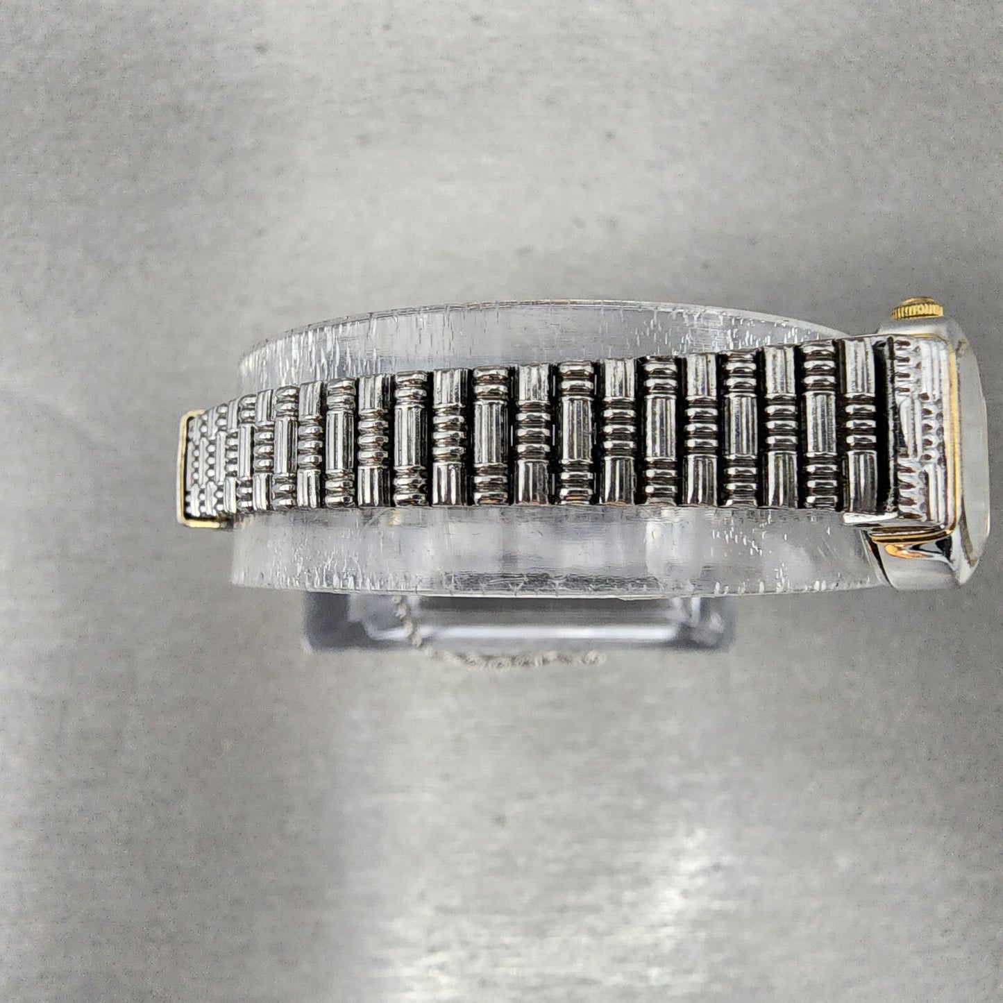 Seiko Watch Women 17mm White Dial Two Tone Oval 2Y015C09 New Battery9