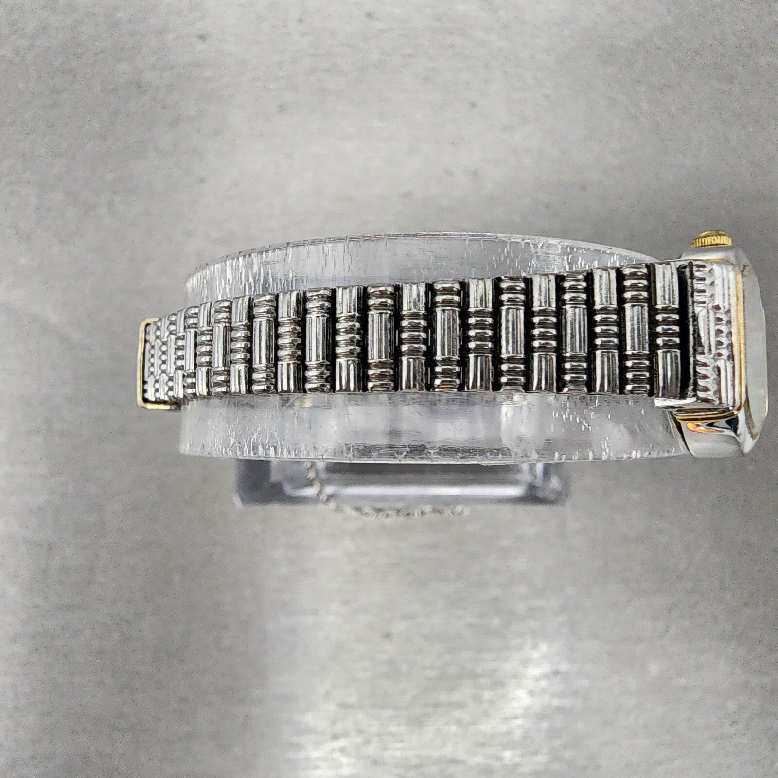 Seiko Watch Women 17mm White Dial Two Tone Oval 2Y015C09 New Battery9