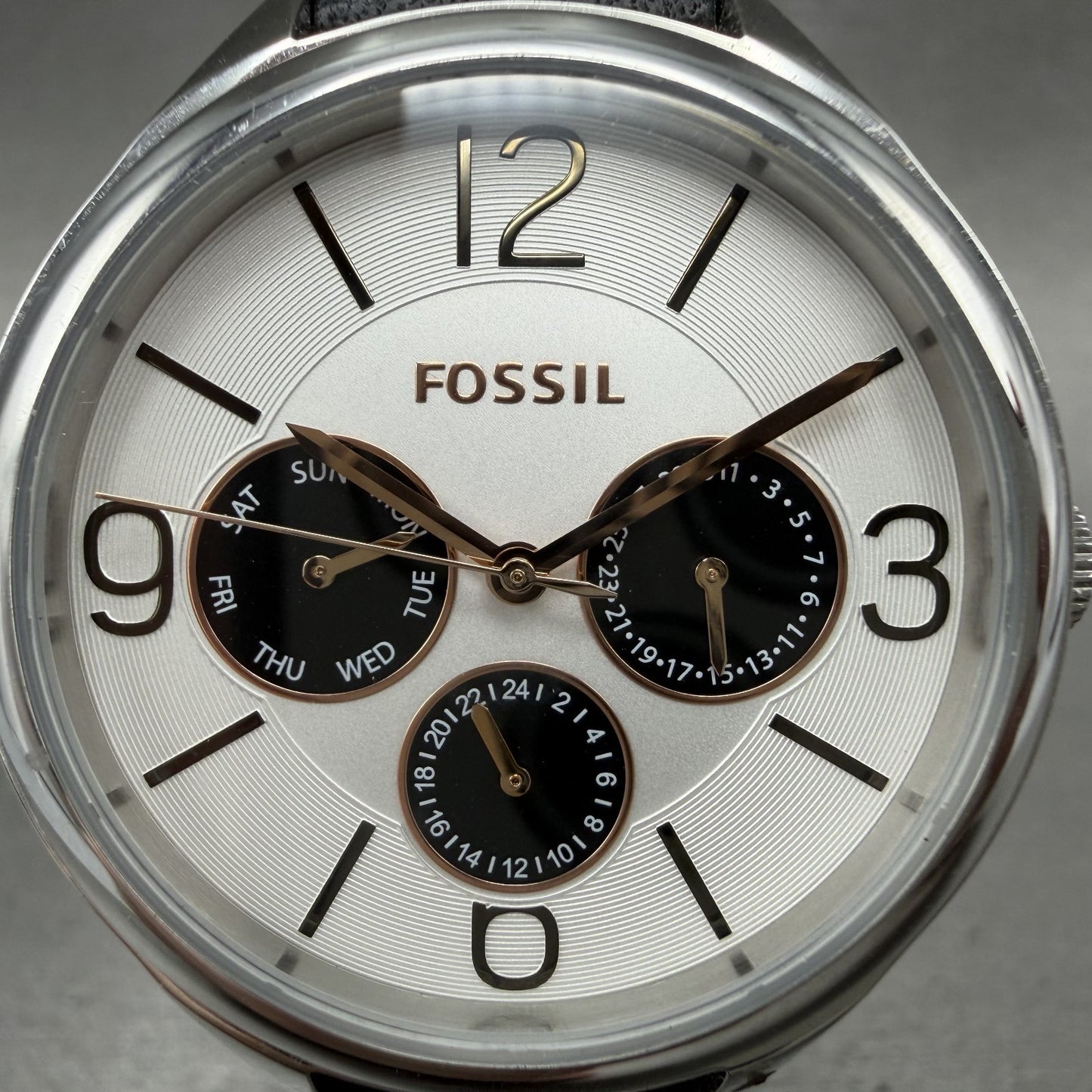 Fossil Watch Women 36mm White Dial Silver Tone Daydate Round BQ3248 New Battery1