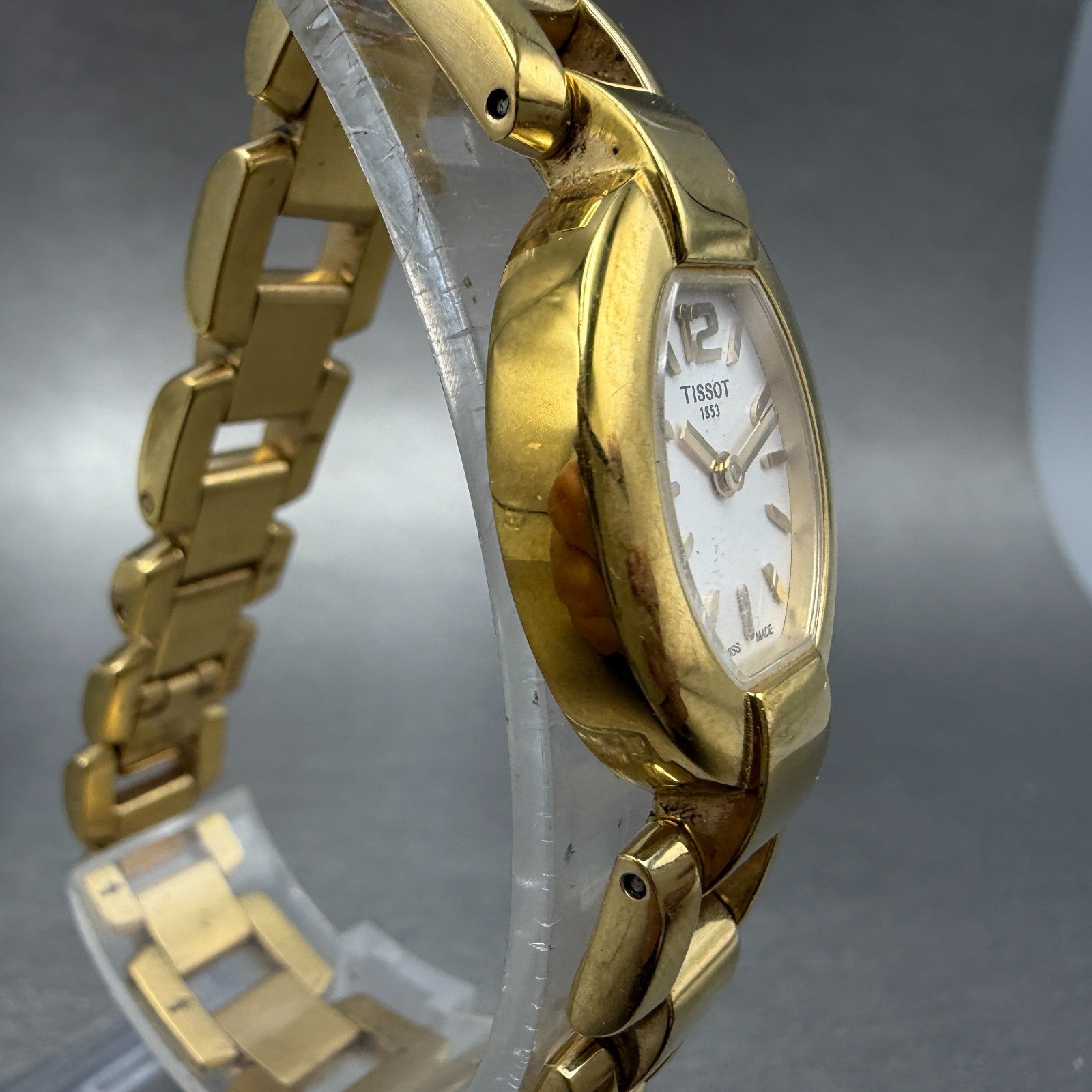 Tissot Watch Women 20mm White Dial Gold Tone Date Oval G332 New Battery3