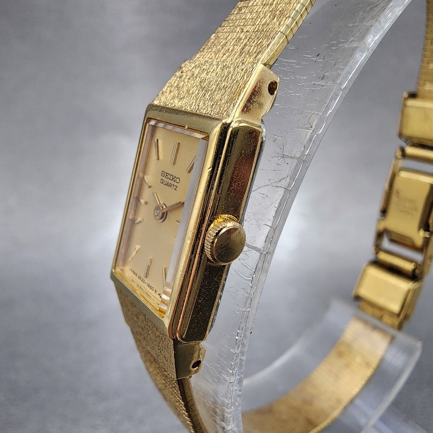 Seiko Tank Watch Women 12mm Champagne Dial Gold Tone 2e206479 New Battery3