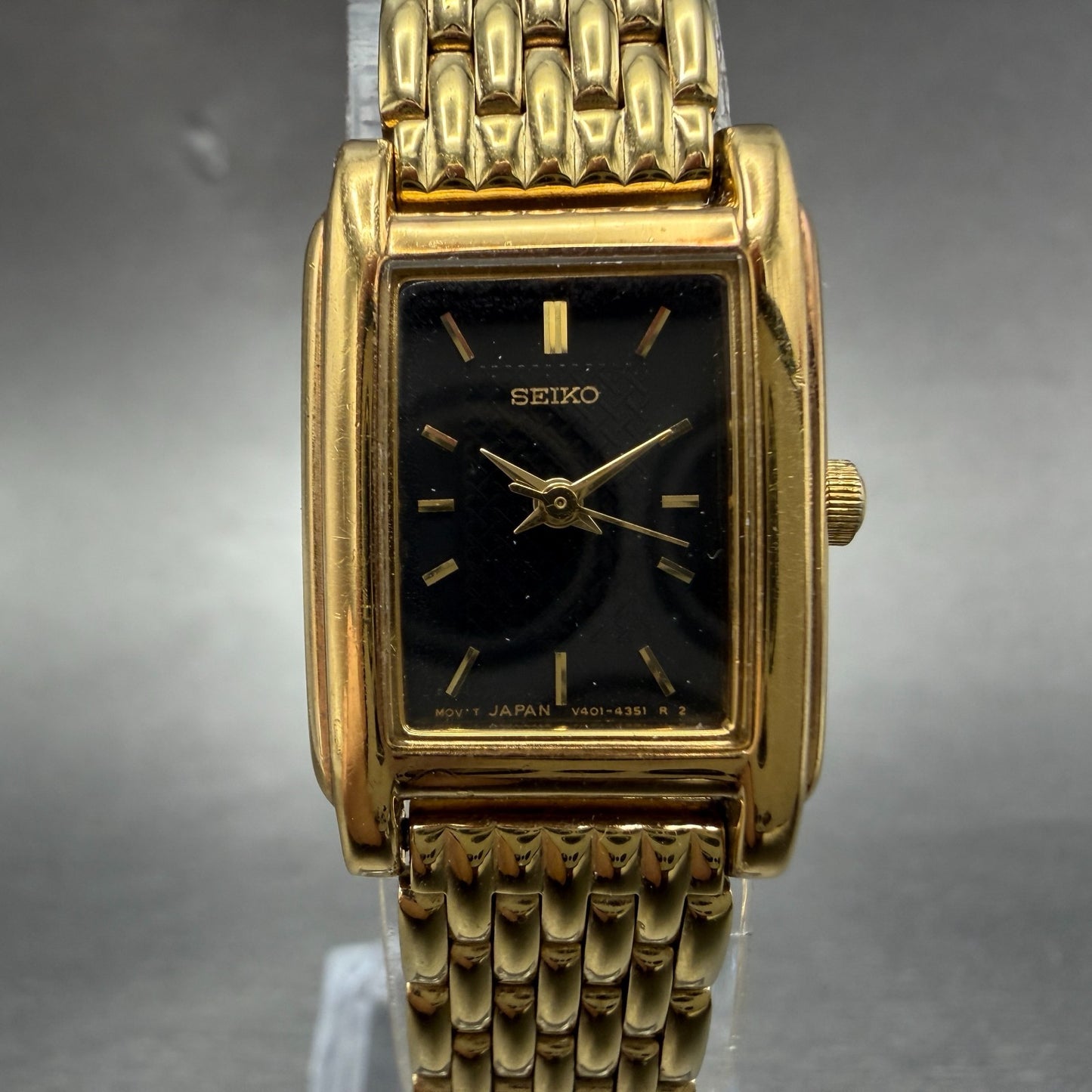 Seiko Tank Watch Women 18mm Black Dial Gold Tone Rectangle V401-5650 New Batt JO0
