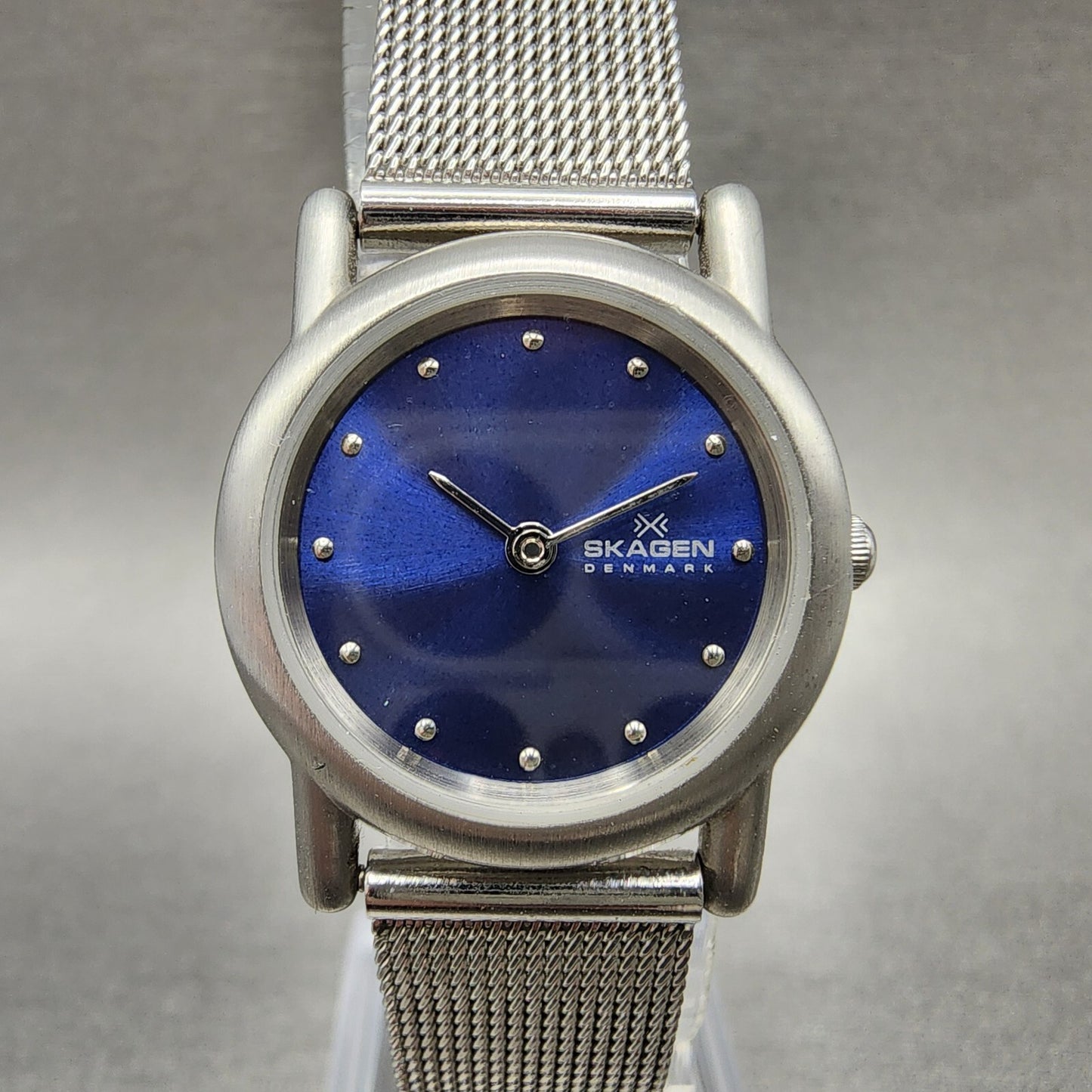 Skagen Watch Women 25mm Blue Dial Silver Tone Round Mesh band P4SSN New Battery0