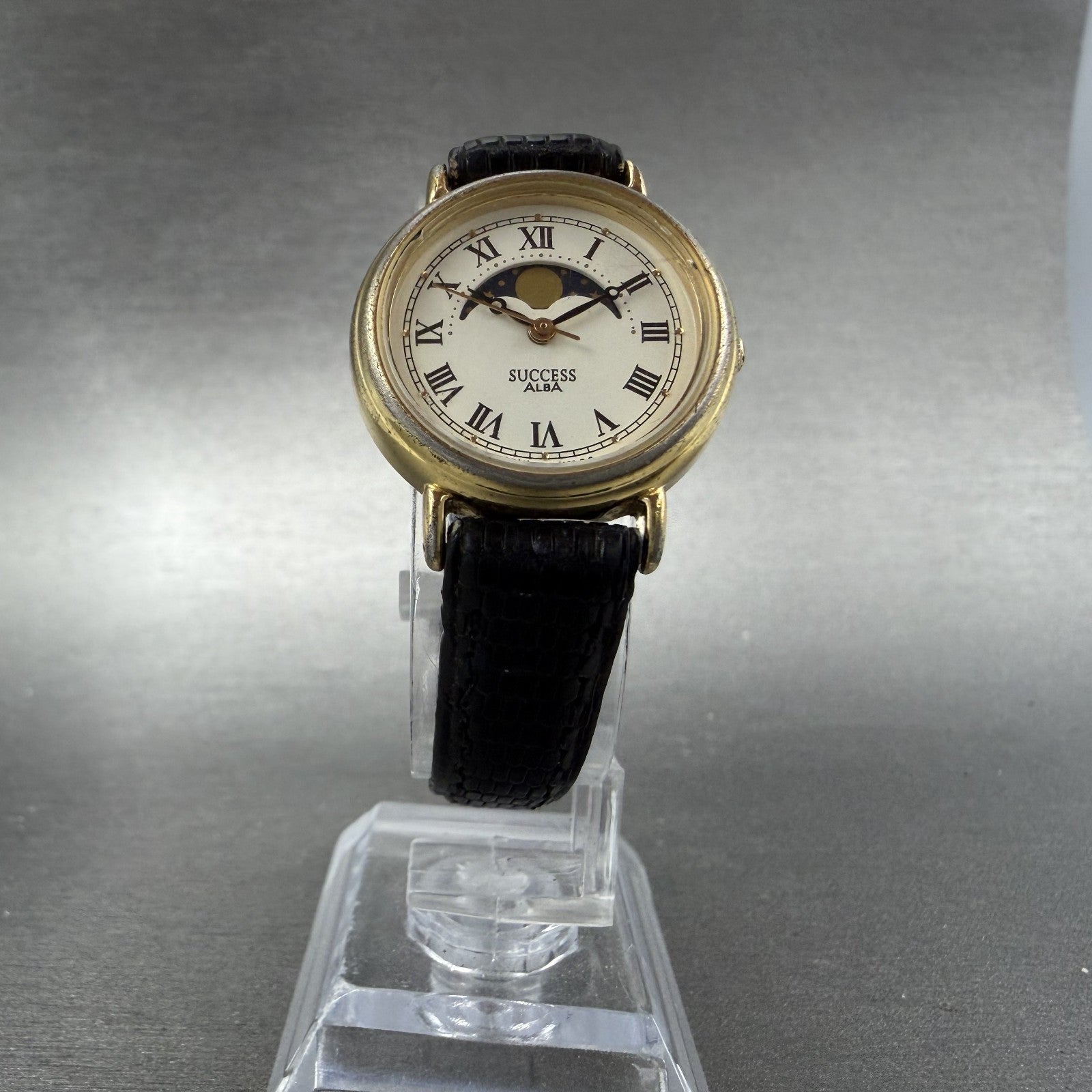 Seiko Alba Success Moon Phase Watch Women 25mm White Dial Gold Tone New Battery5
