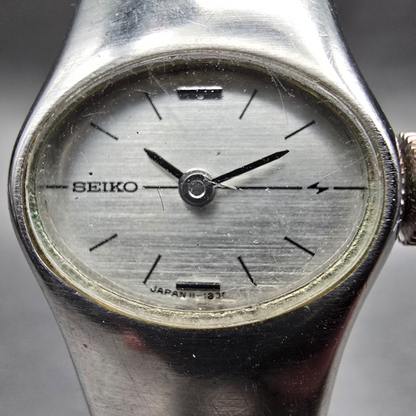Seiko Watch Women 18mm Silver Dial Silver Tone Oval 11-7560 Manual Wind Vintage1