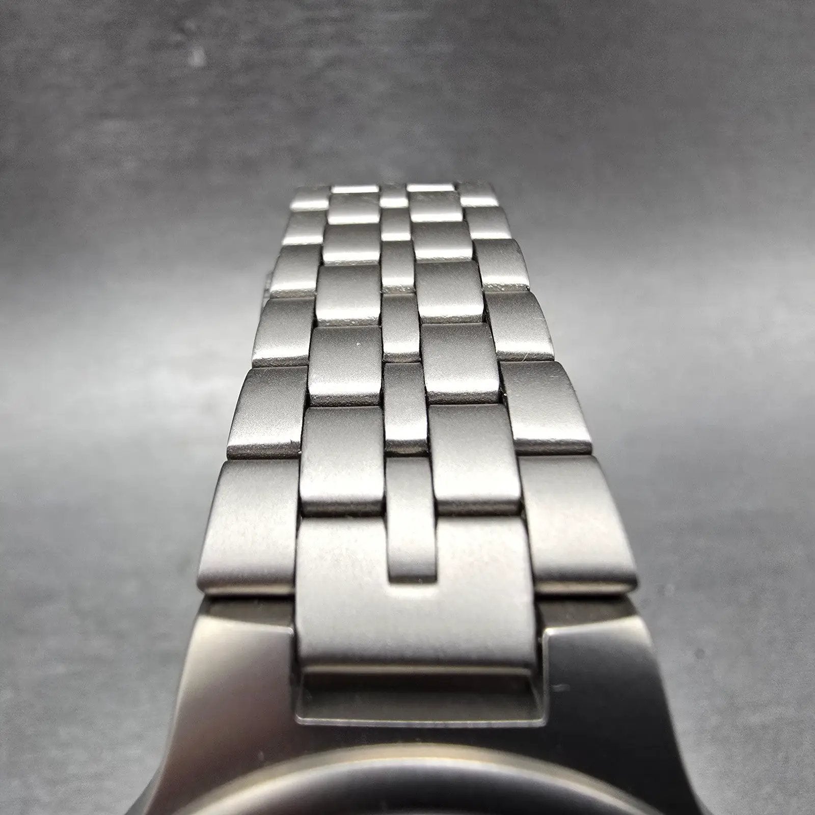 Skagen Watch Men 34mm Gray Dial Titanium Date Round 105LTX New Battery4
